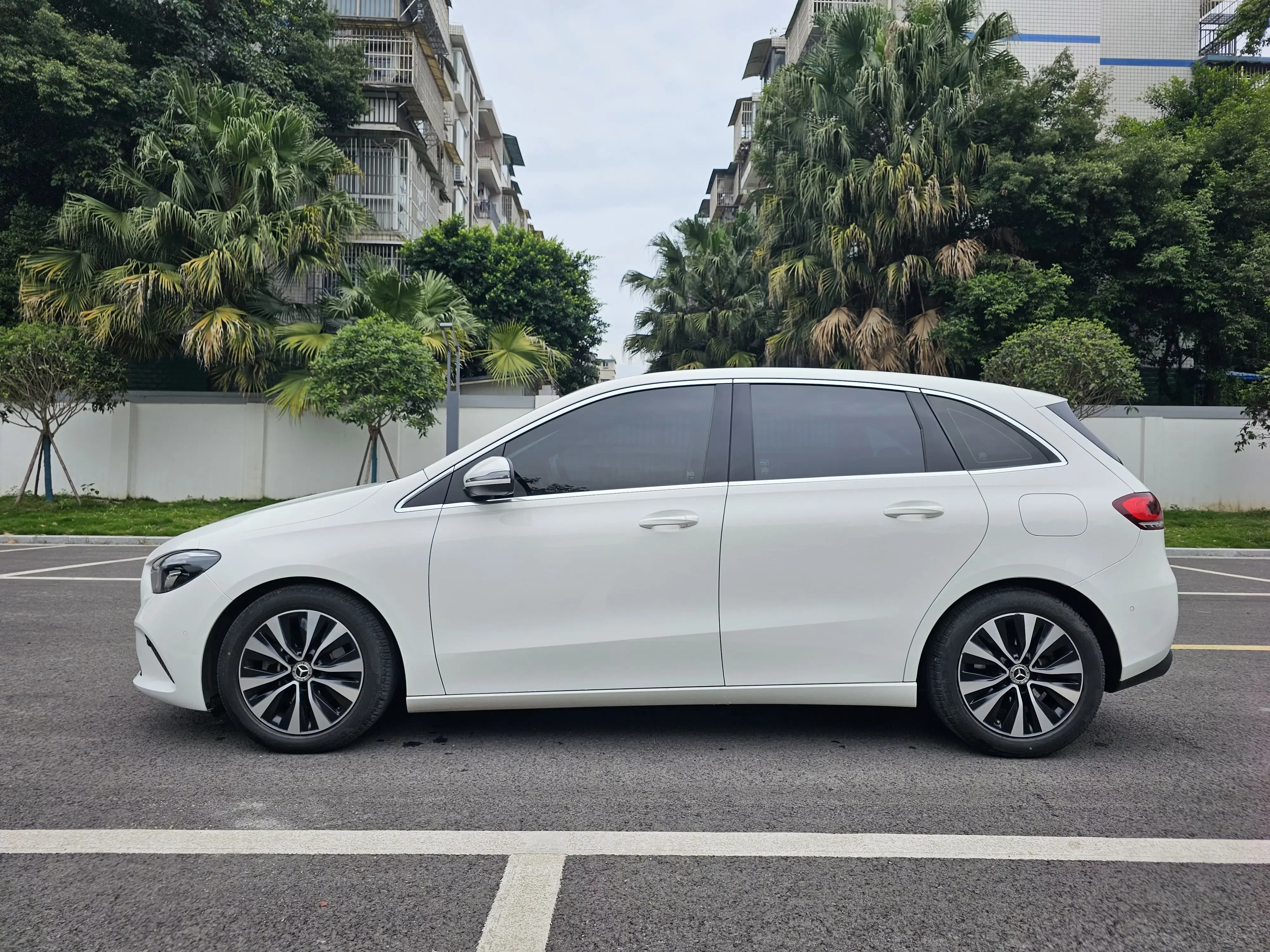 Mercedes-Benz B Class