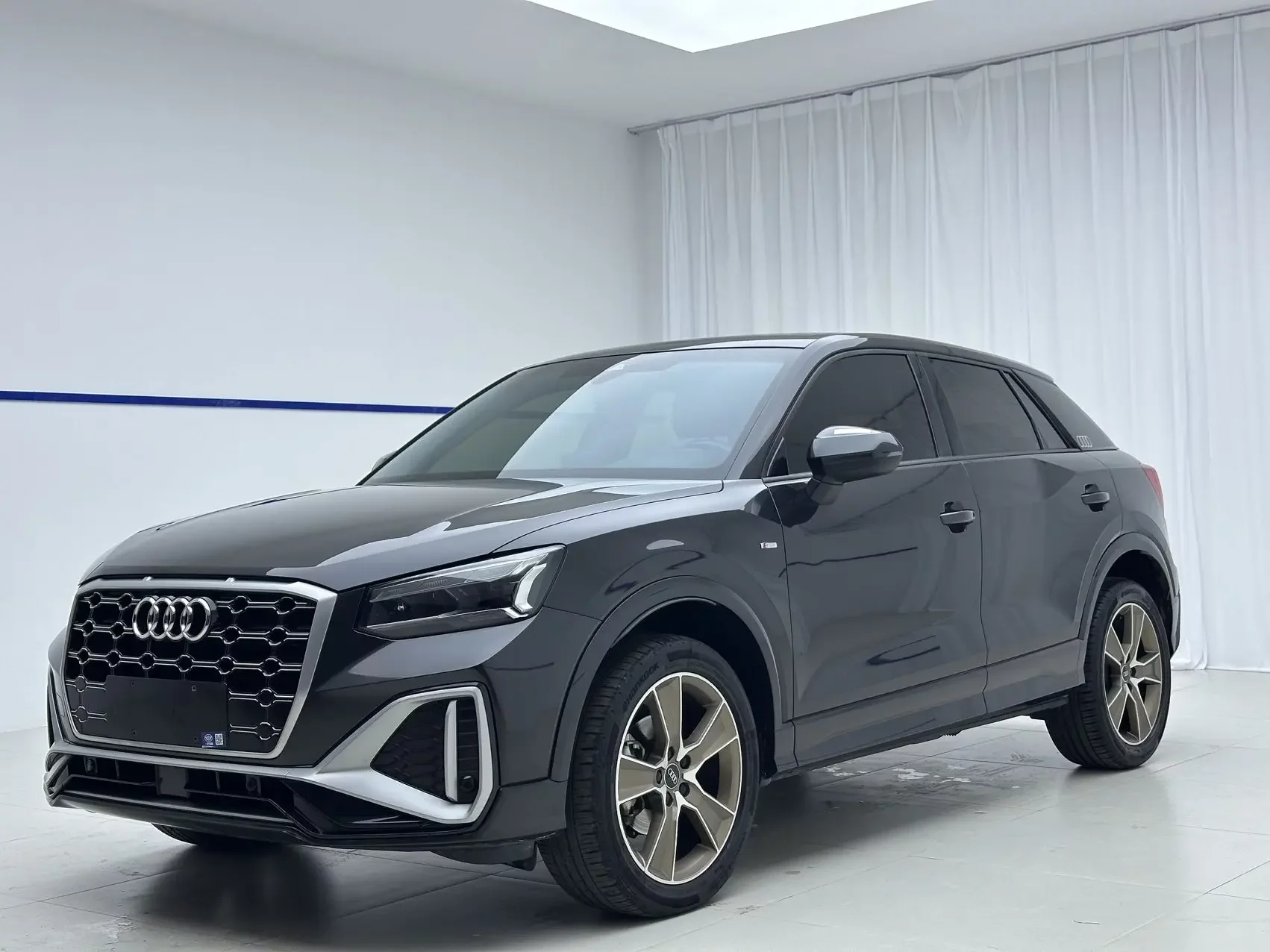 Audi Q2L