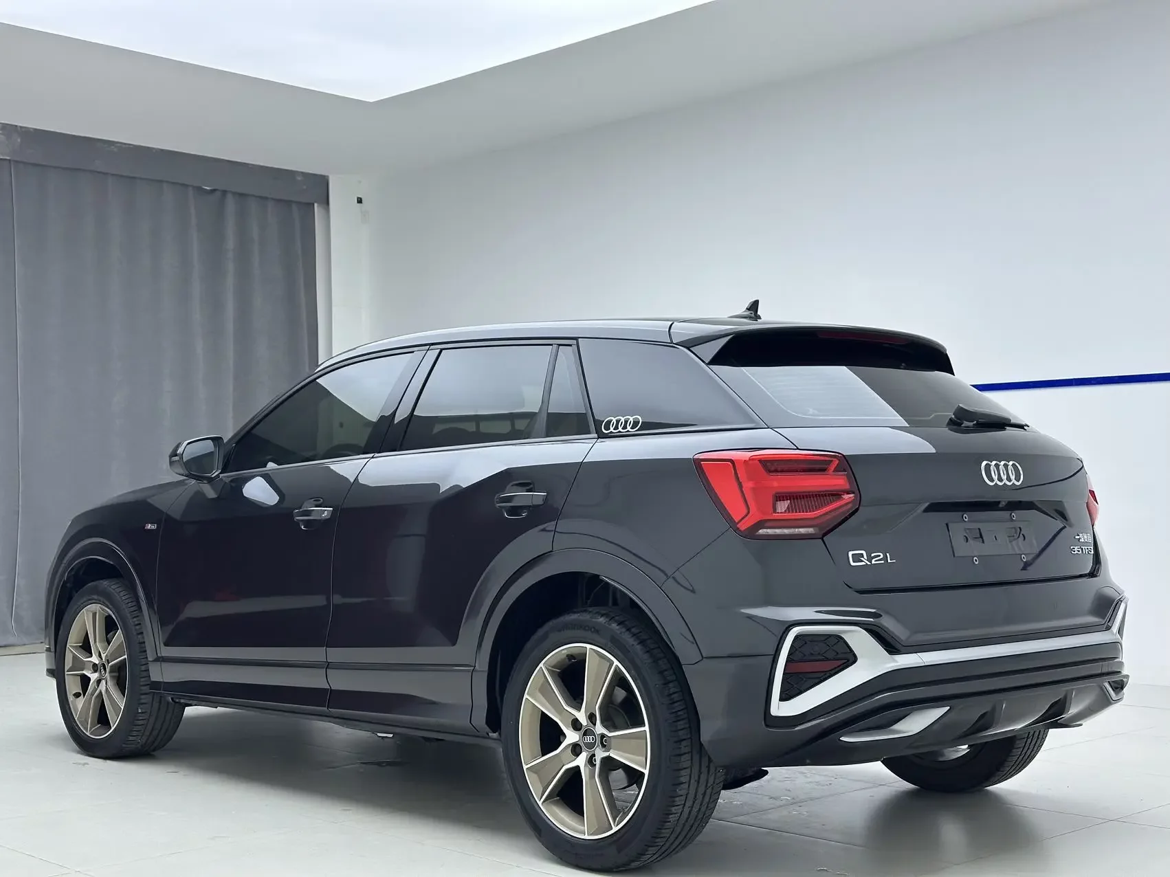 Audi Q2L
