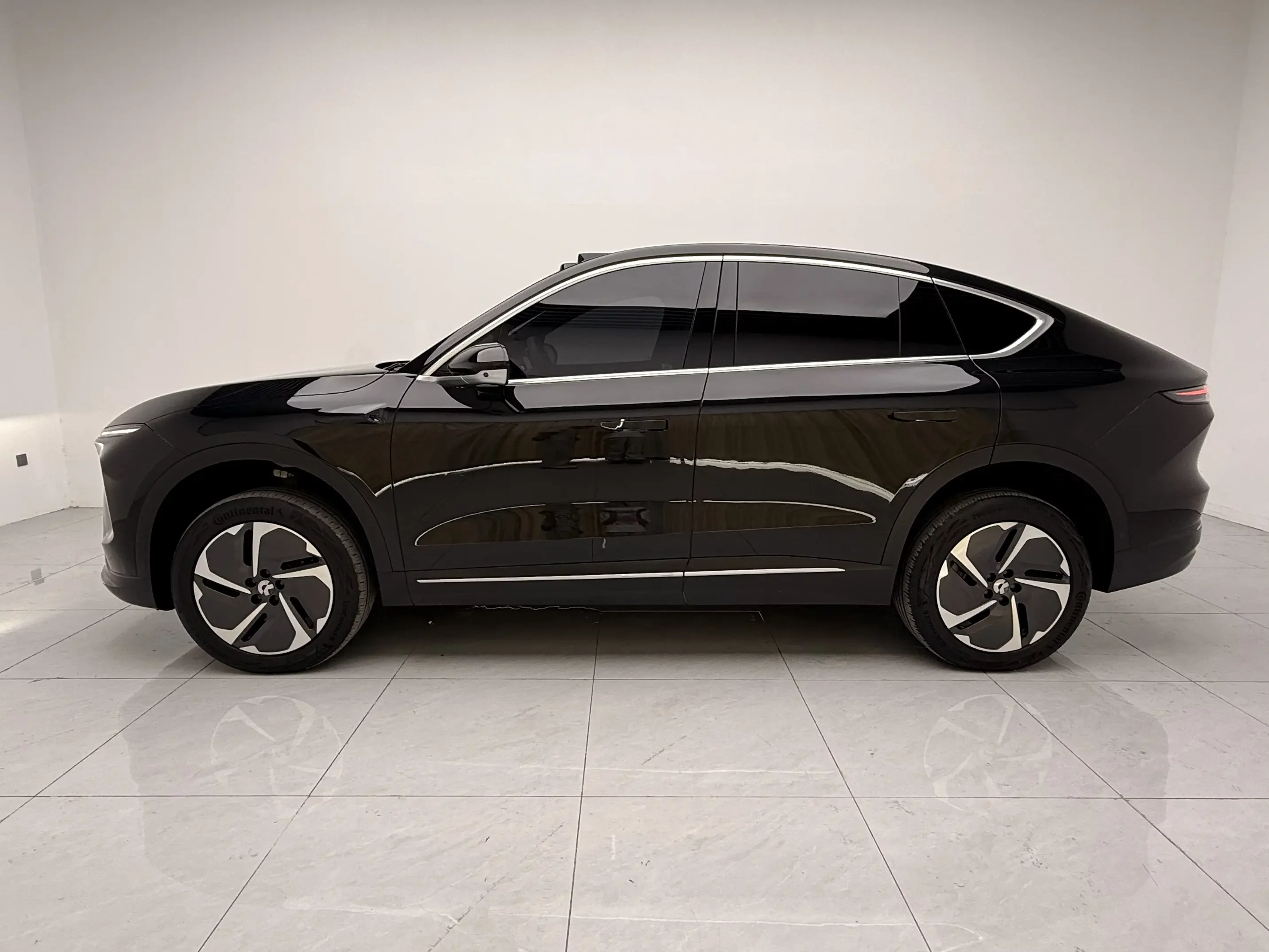 NIO EC7