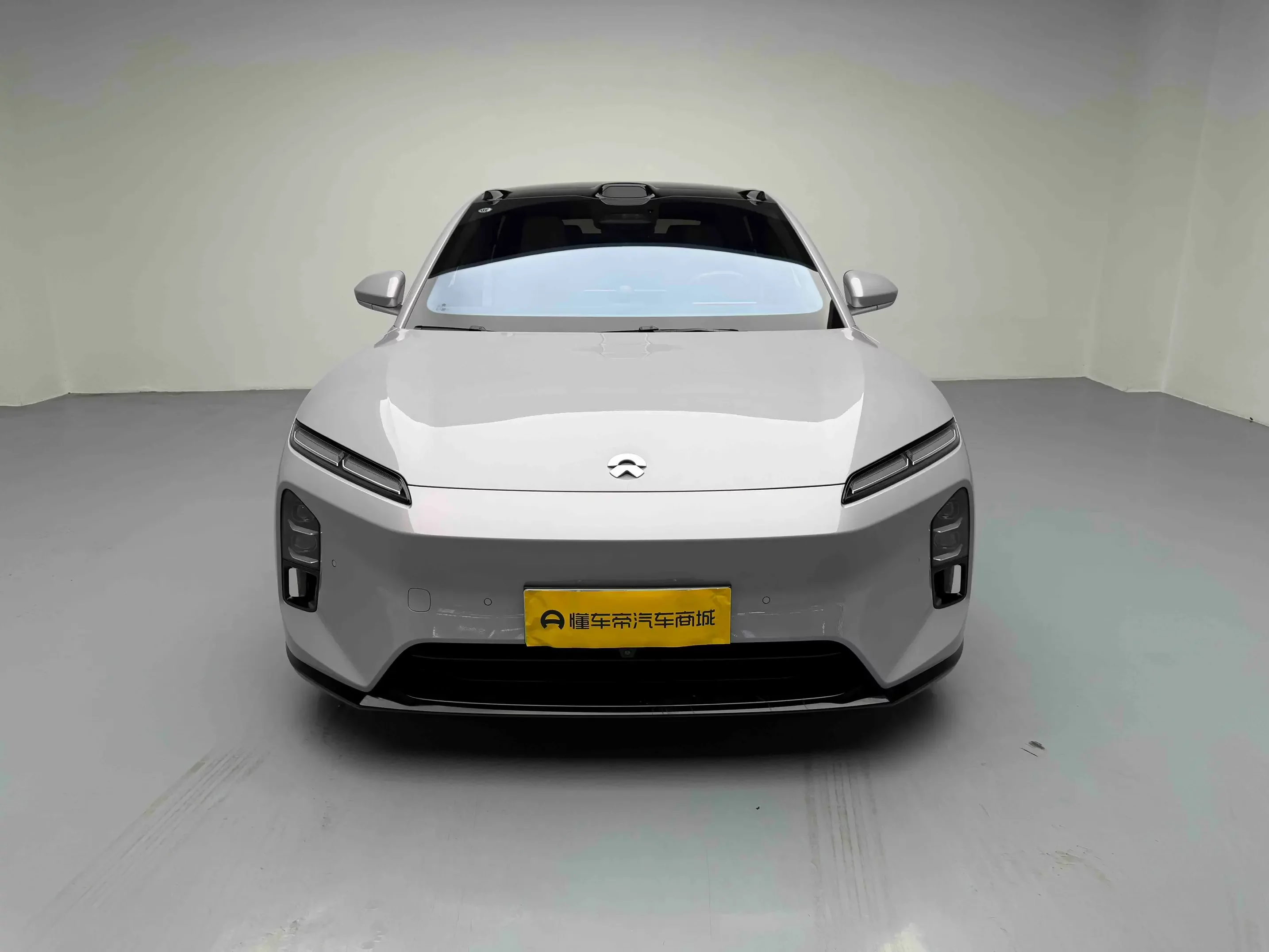 NIO ET5  из Китая