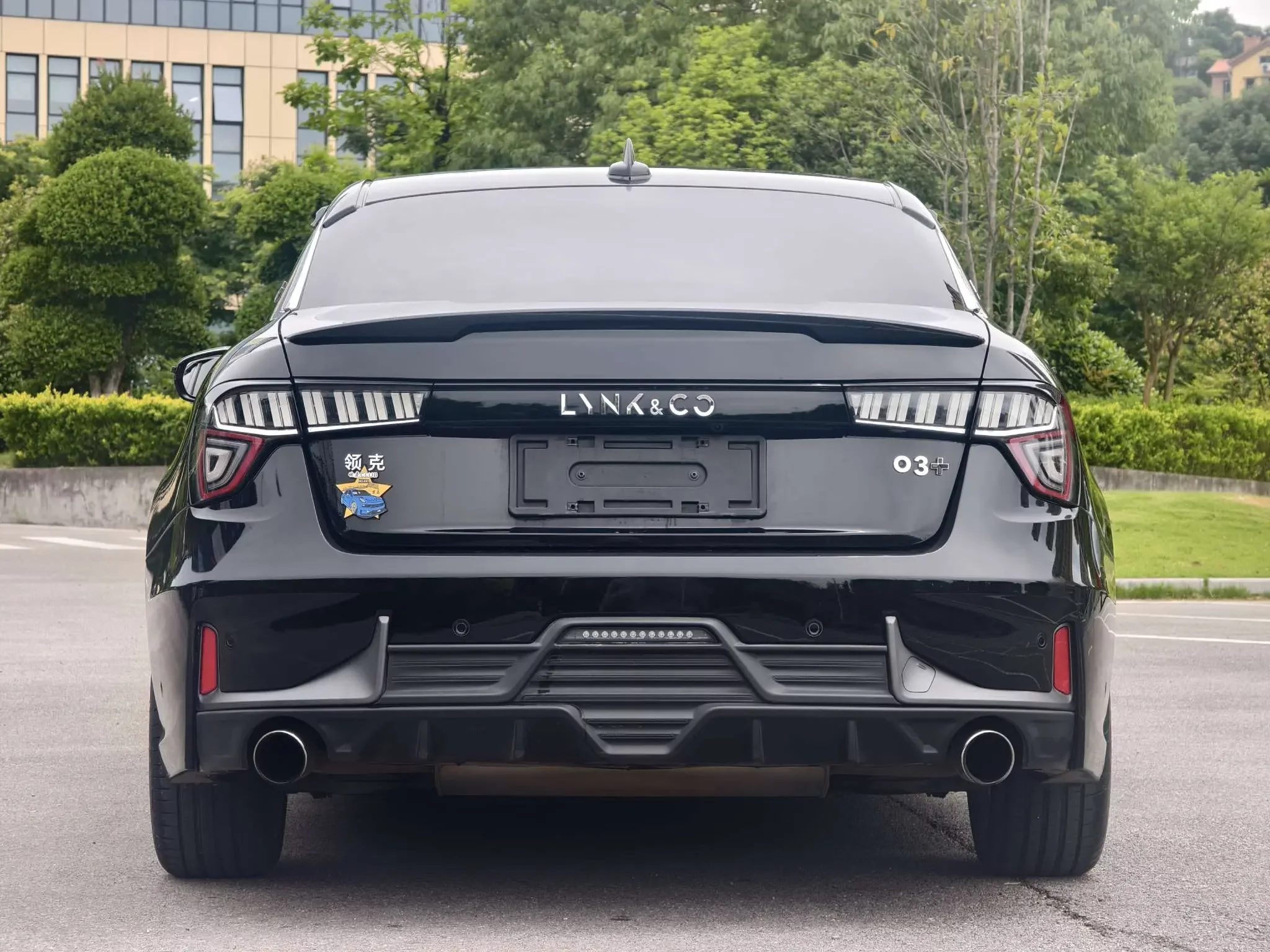 Lynk & Co 03