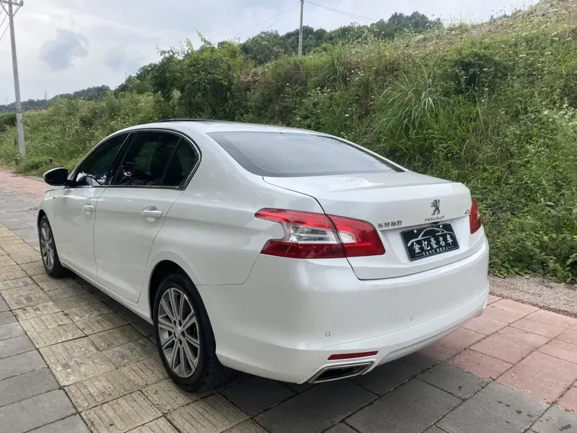 Peugeot 408