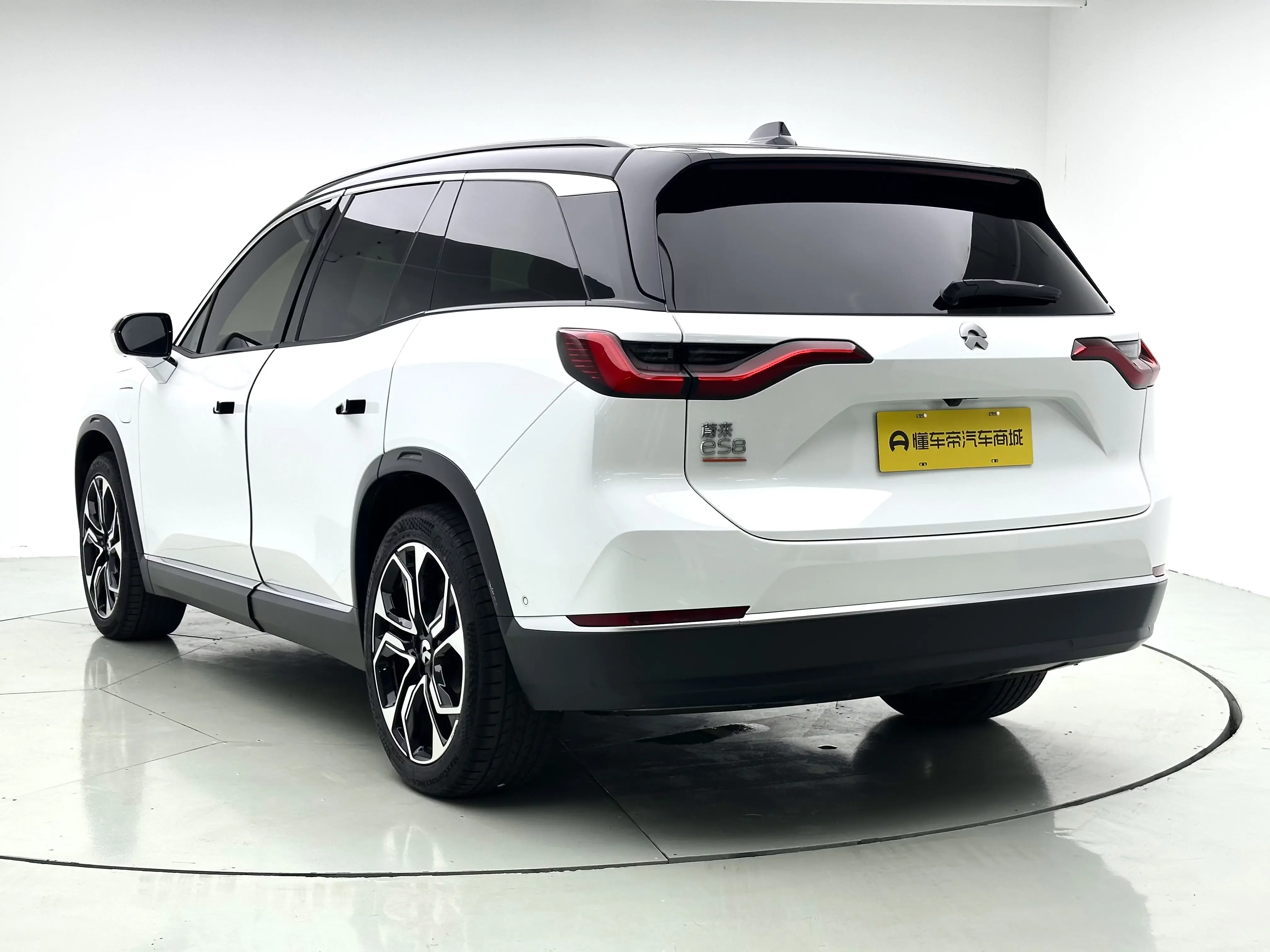 NIO ES8