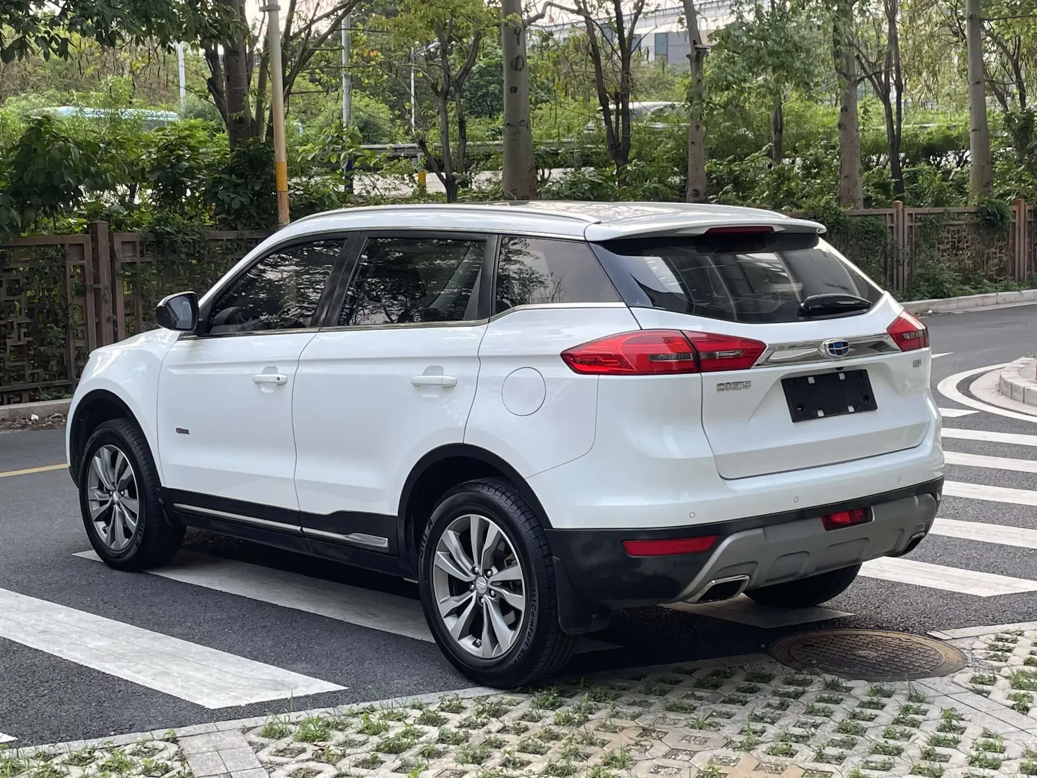Geely Atlas