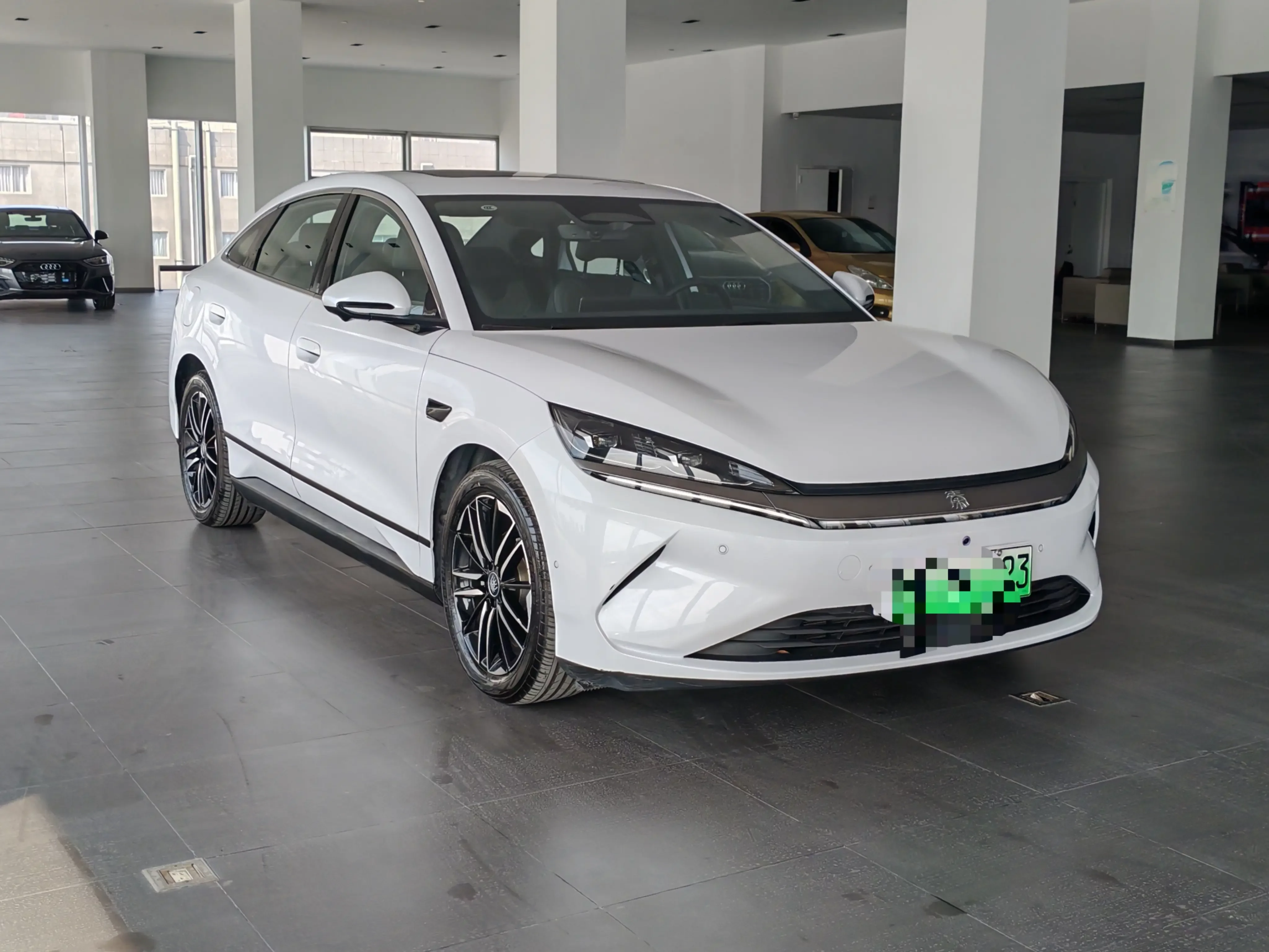 BYD Qin L EV