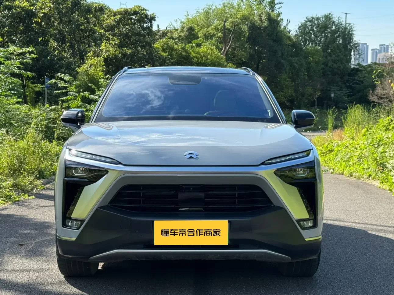 NIO ES8