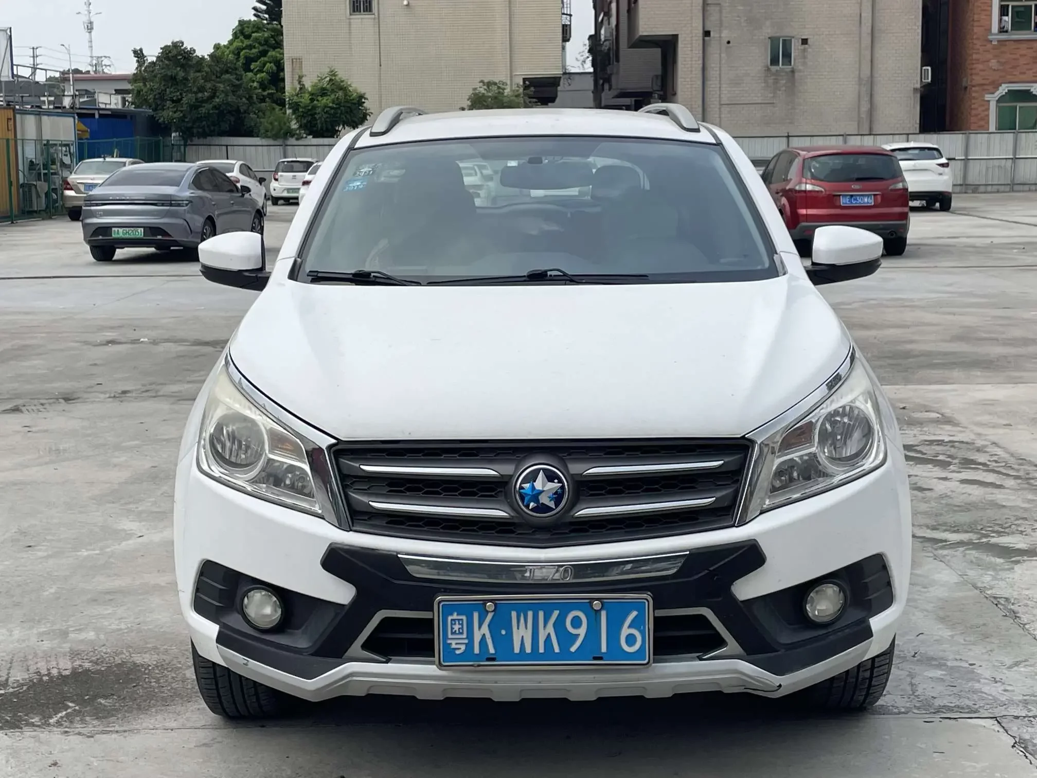 Kai Chen Venucia T70