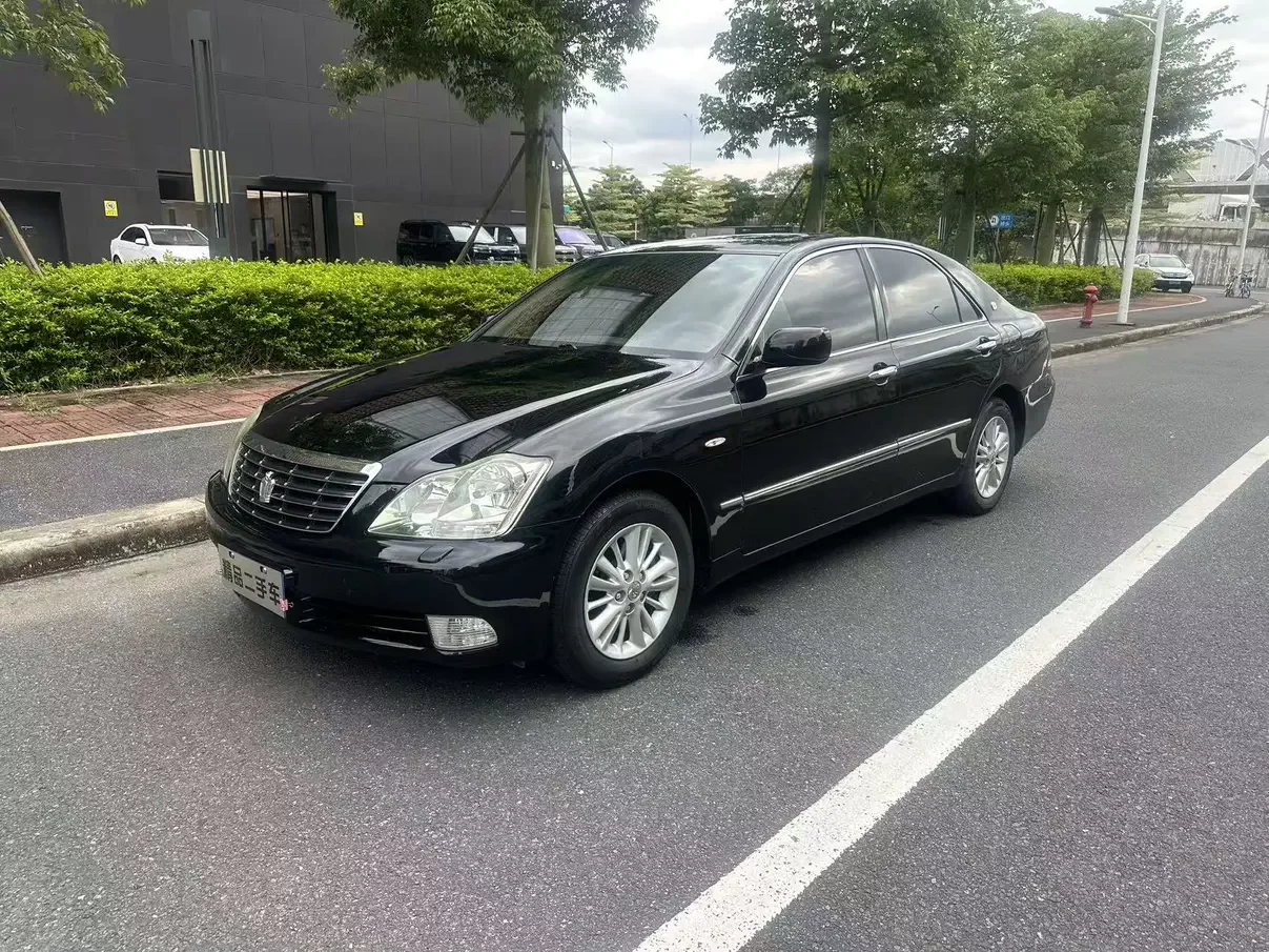 Toyota crown