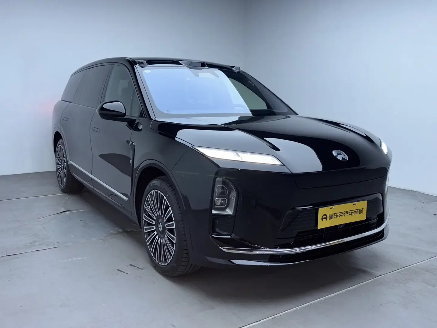 NIO ES8