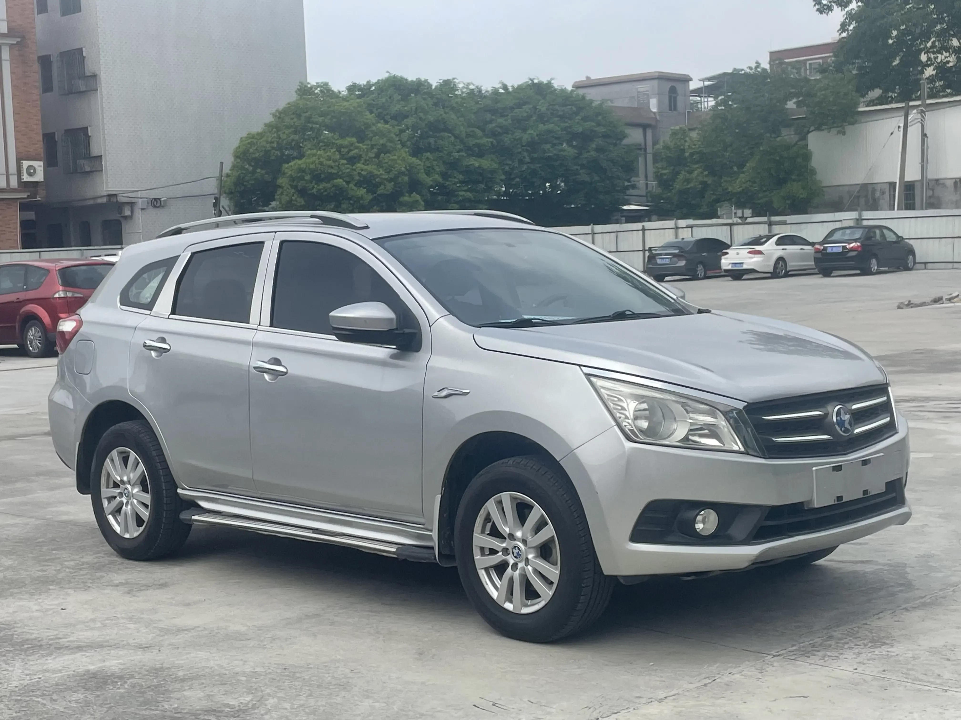 Kai Chen Venucia T70