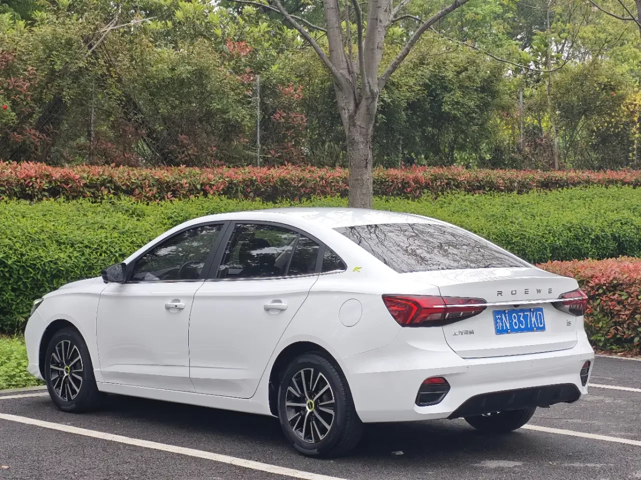 Roewe i5