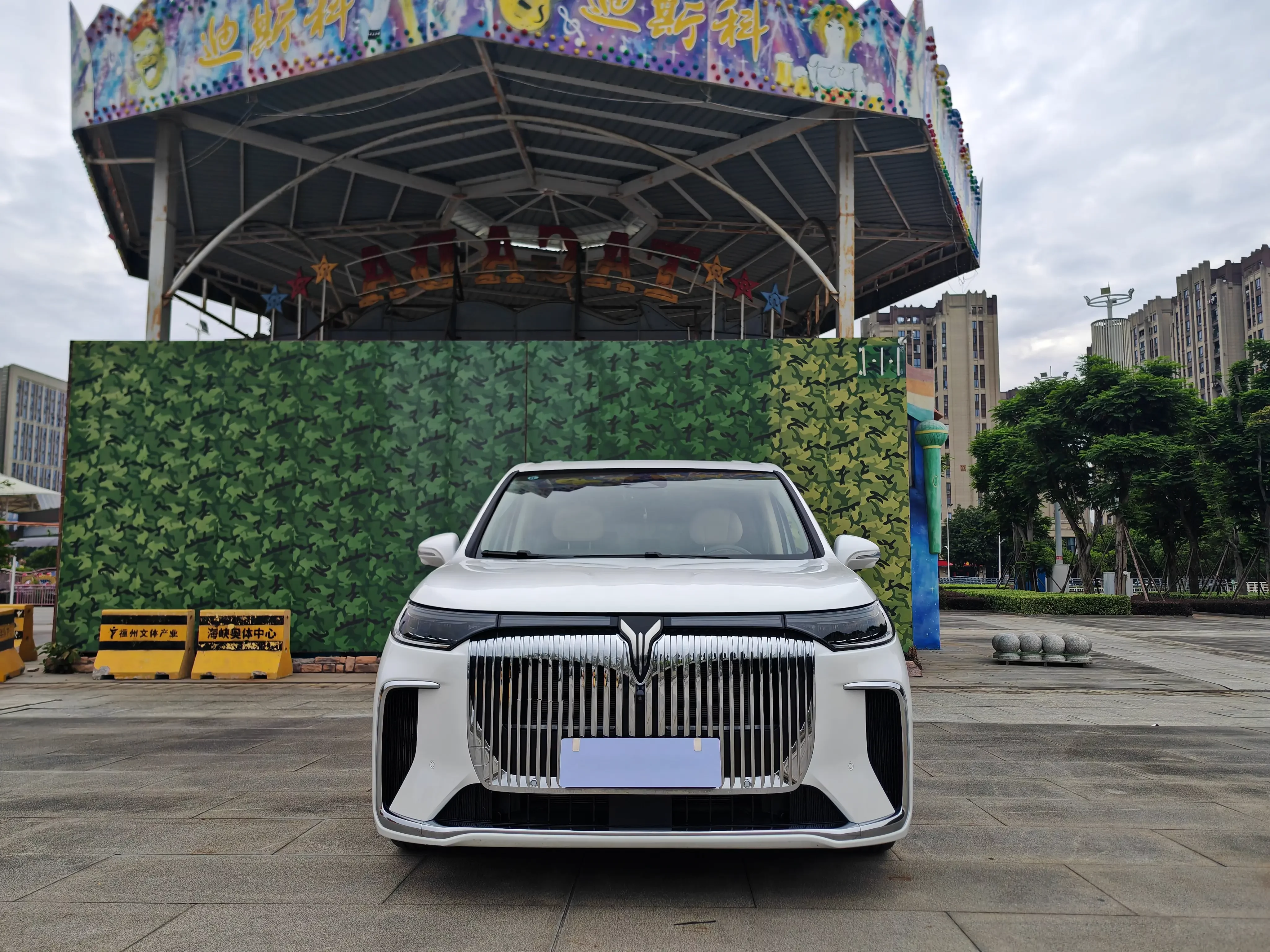 Voyah Lantu Dreamer PHEV  из Китая