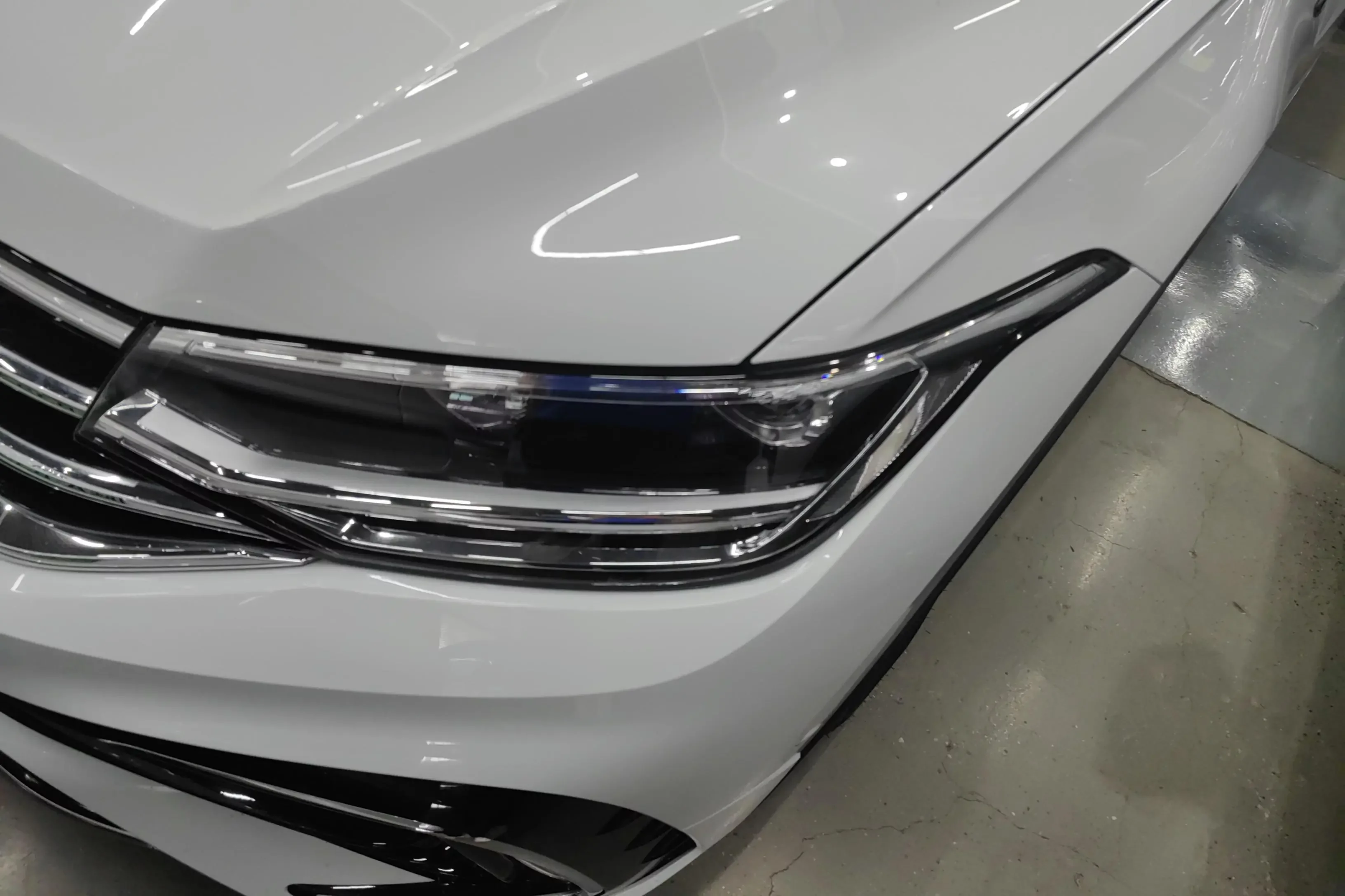 Volkswagen Tiguan L PHEV