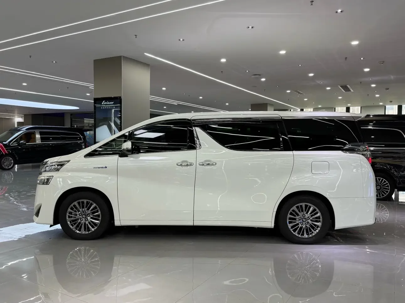 Toyota Crown Wellfire