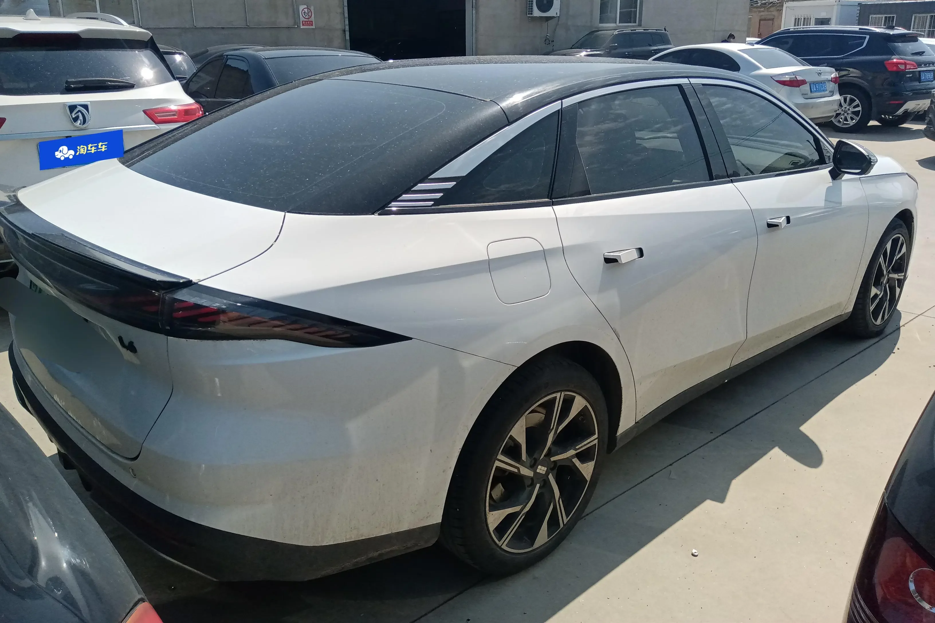 Geely Galaxy L6