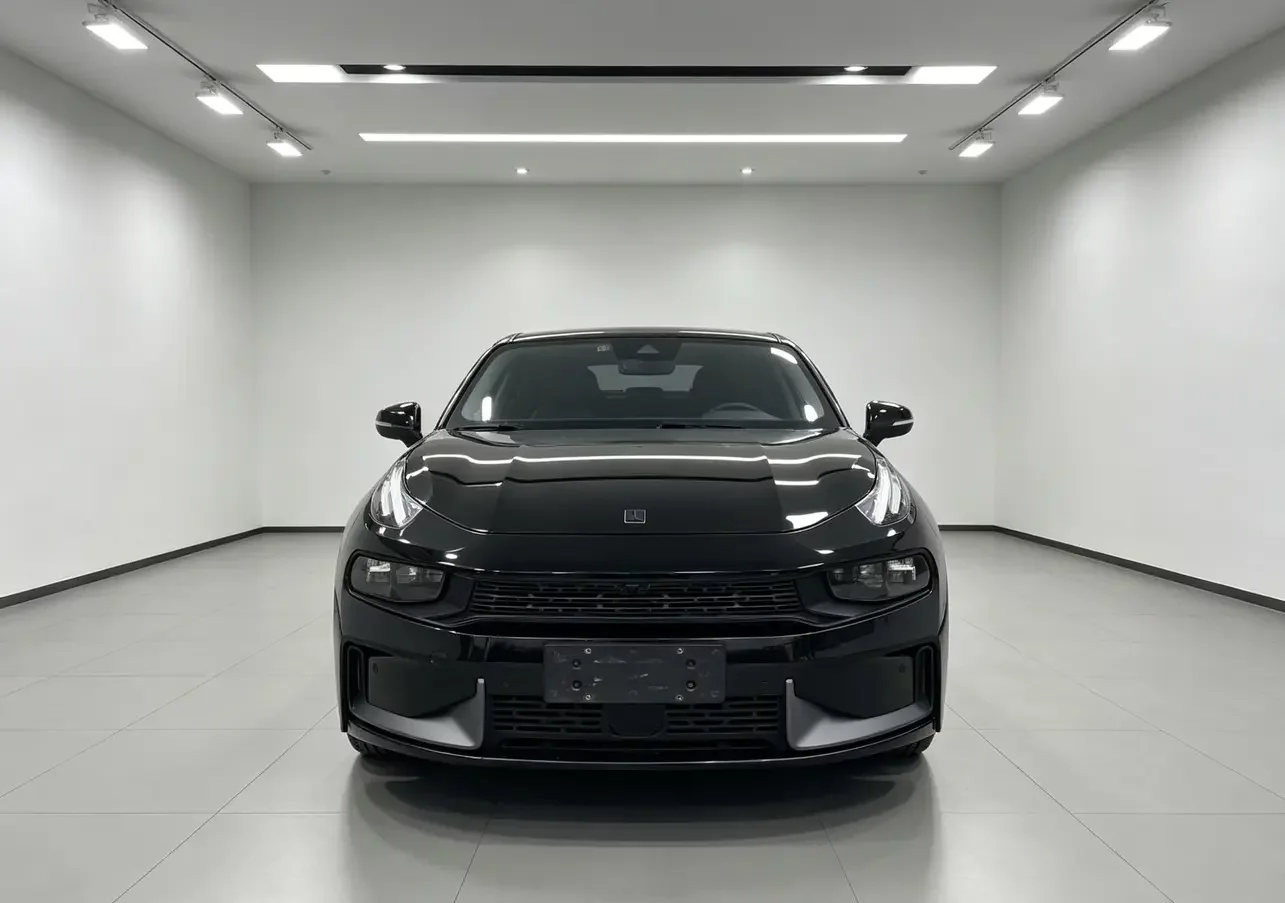 Lynk & Co 03
