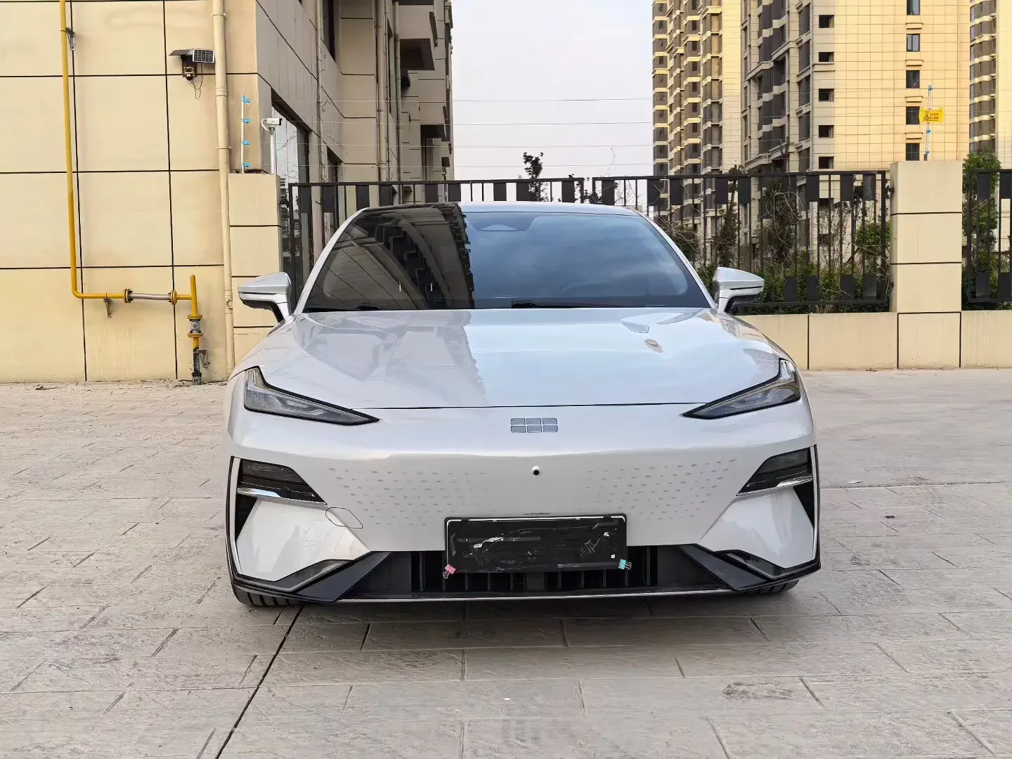 Geely Galaxy E8