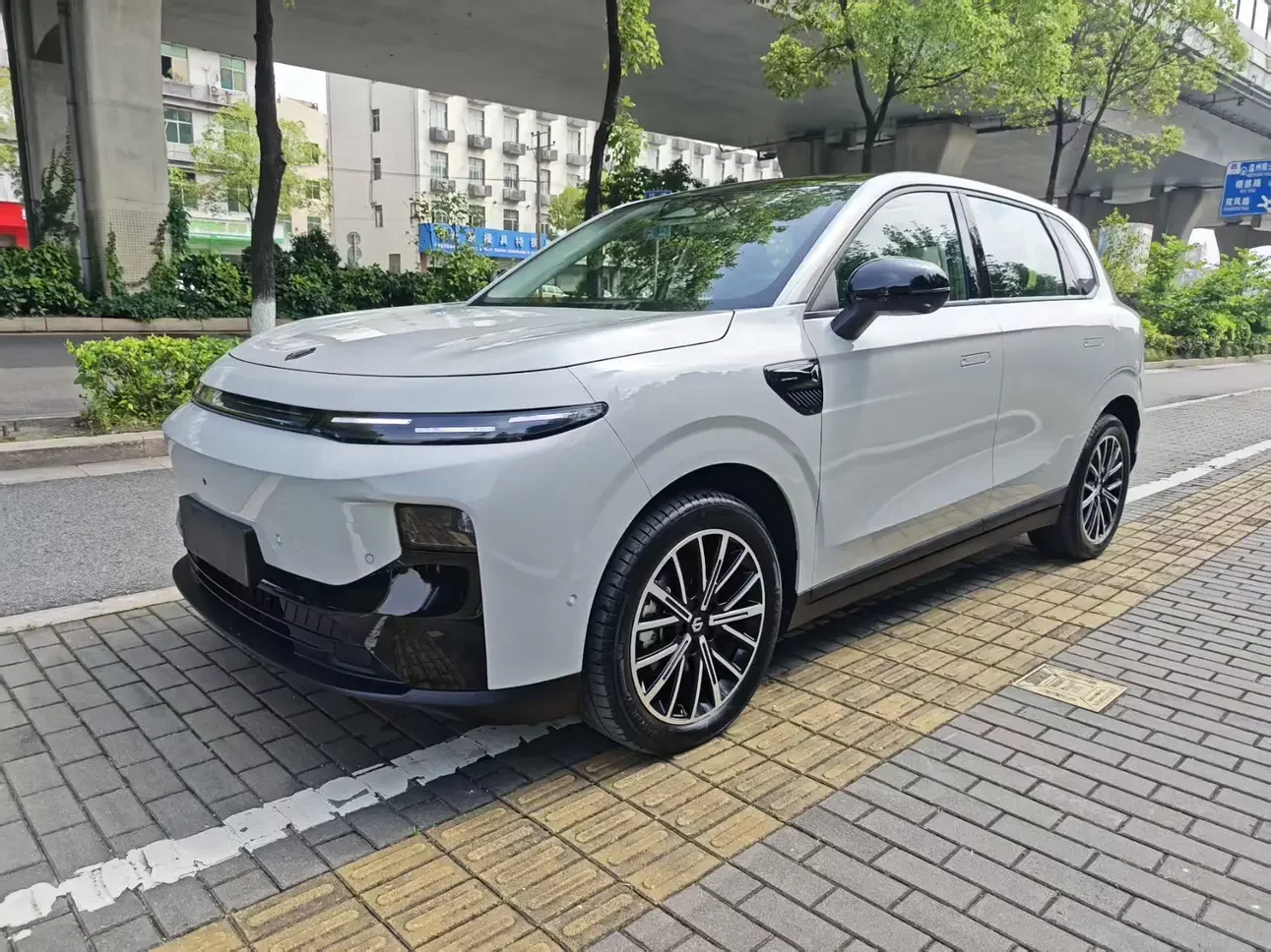 Leapmotor B10