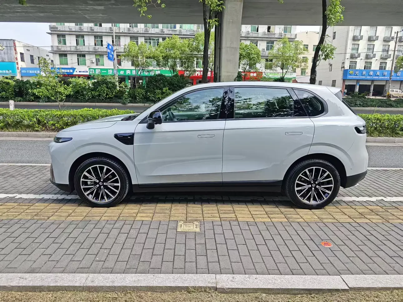 Leapmotor B10