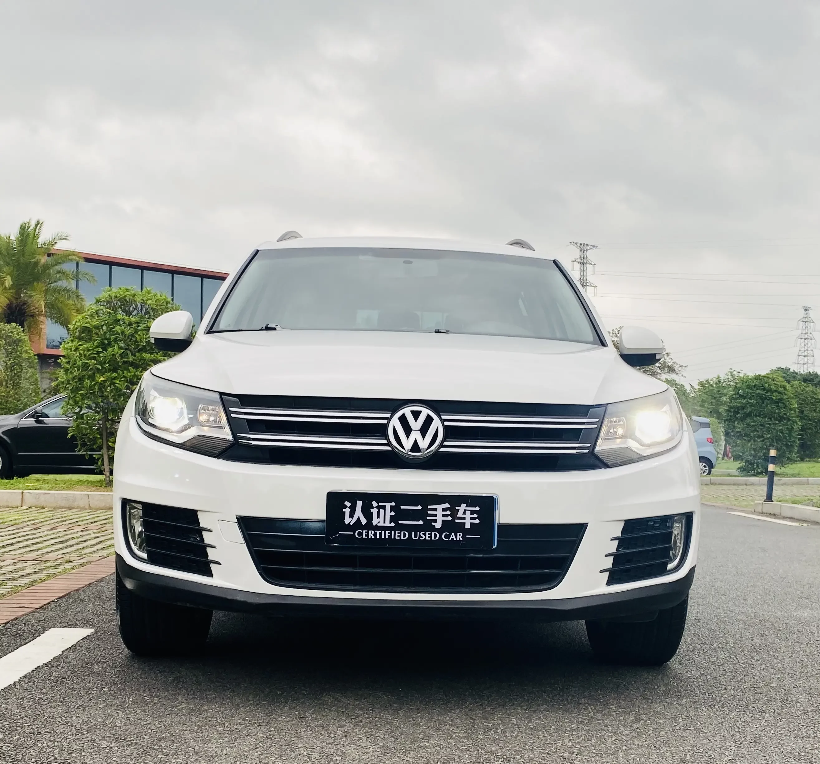 Volkswagen Tiguan (Tharu)