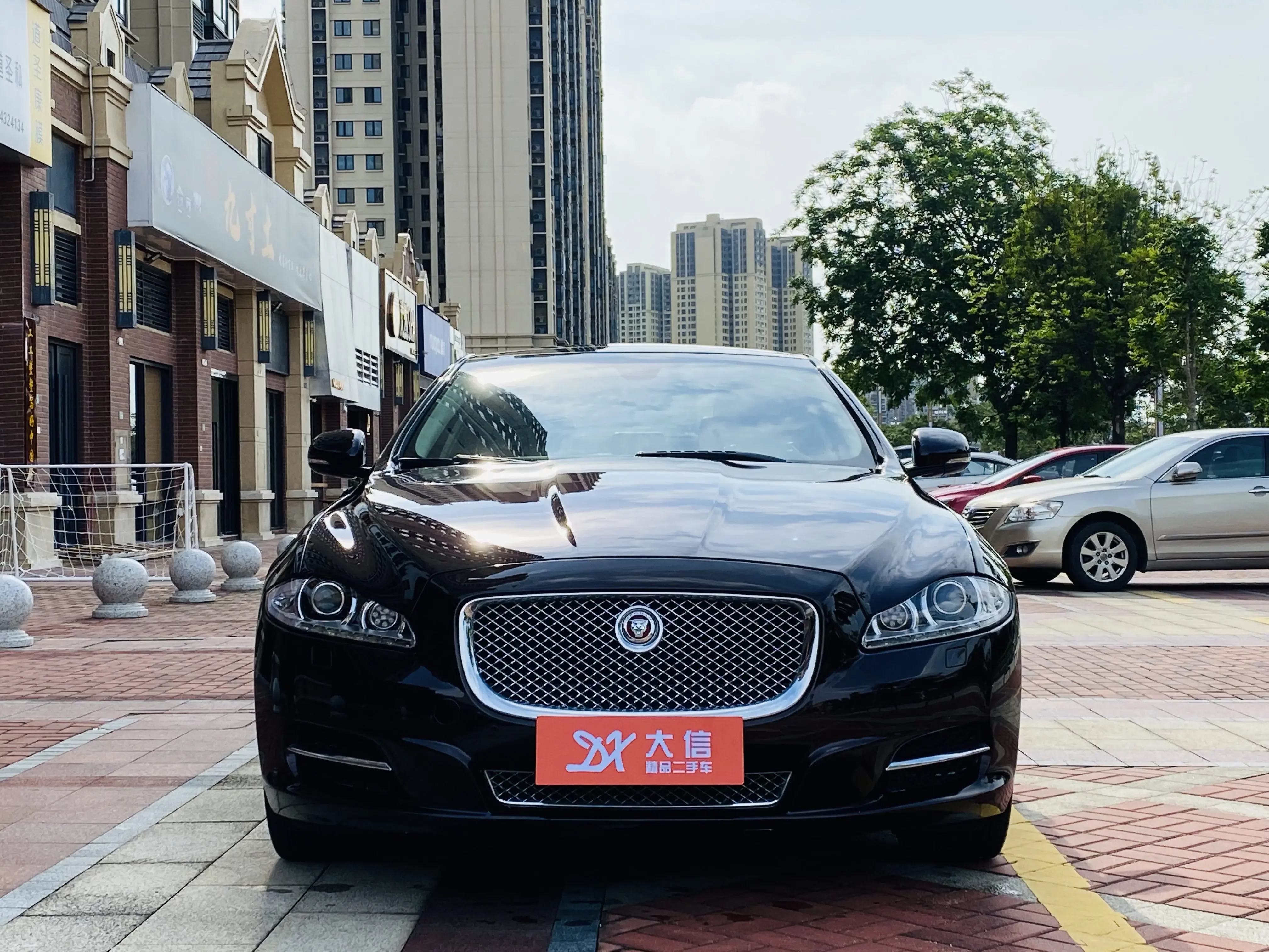 Jaguar XJ