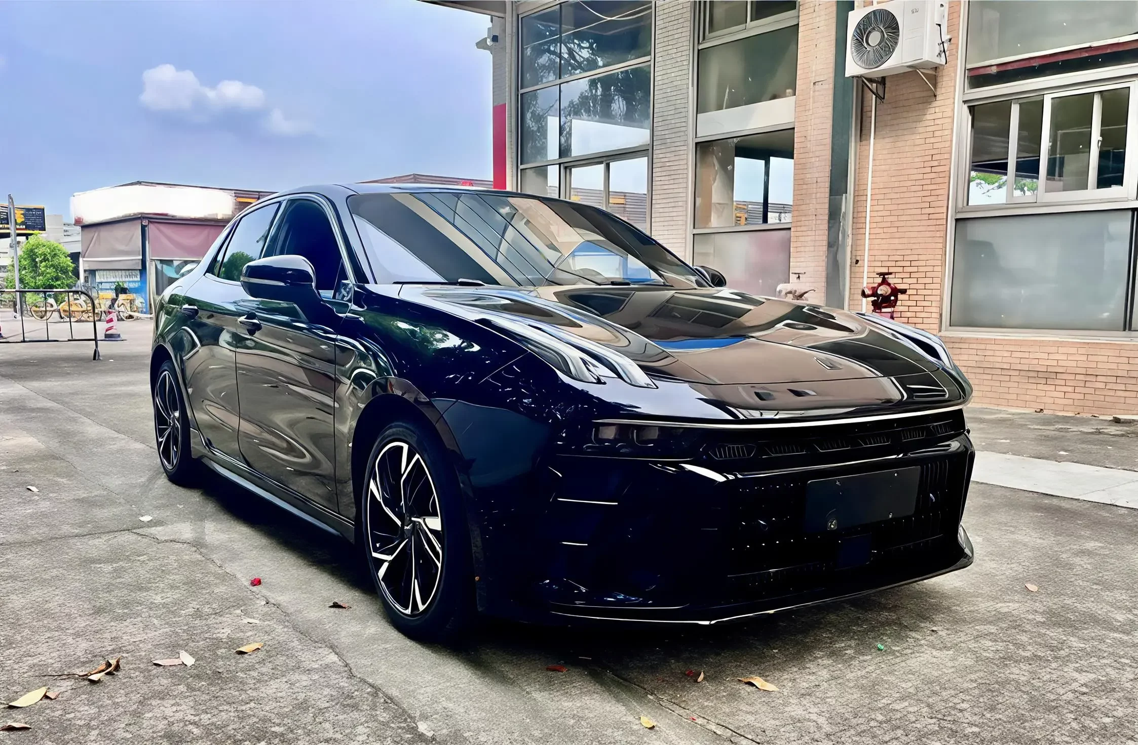 Lynk & Co 03