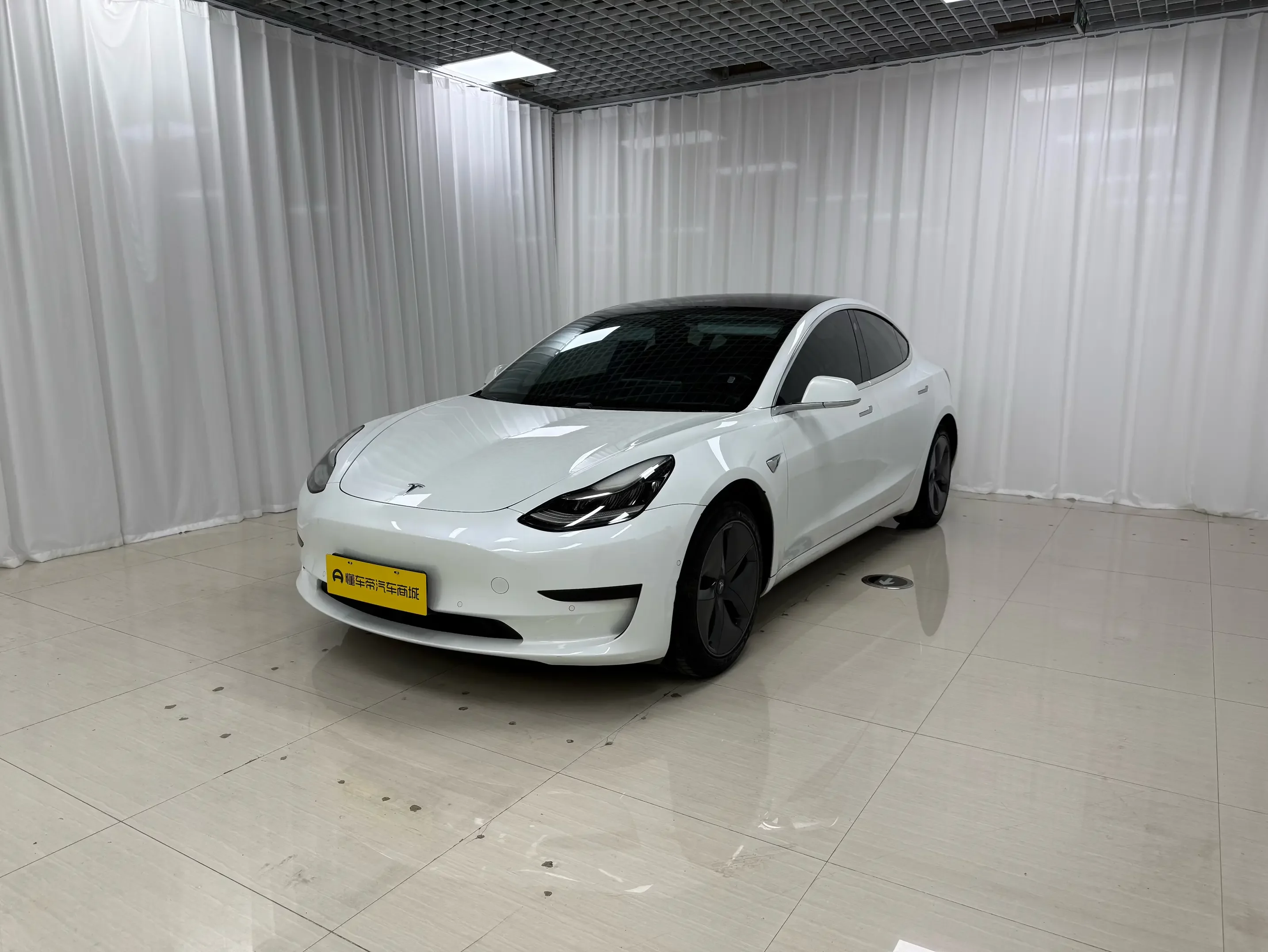 Tesla Model 3  из Китая