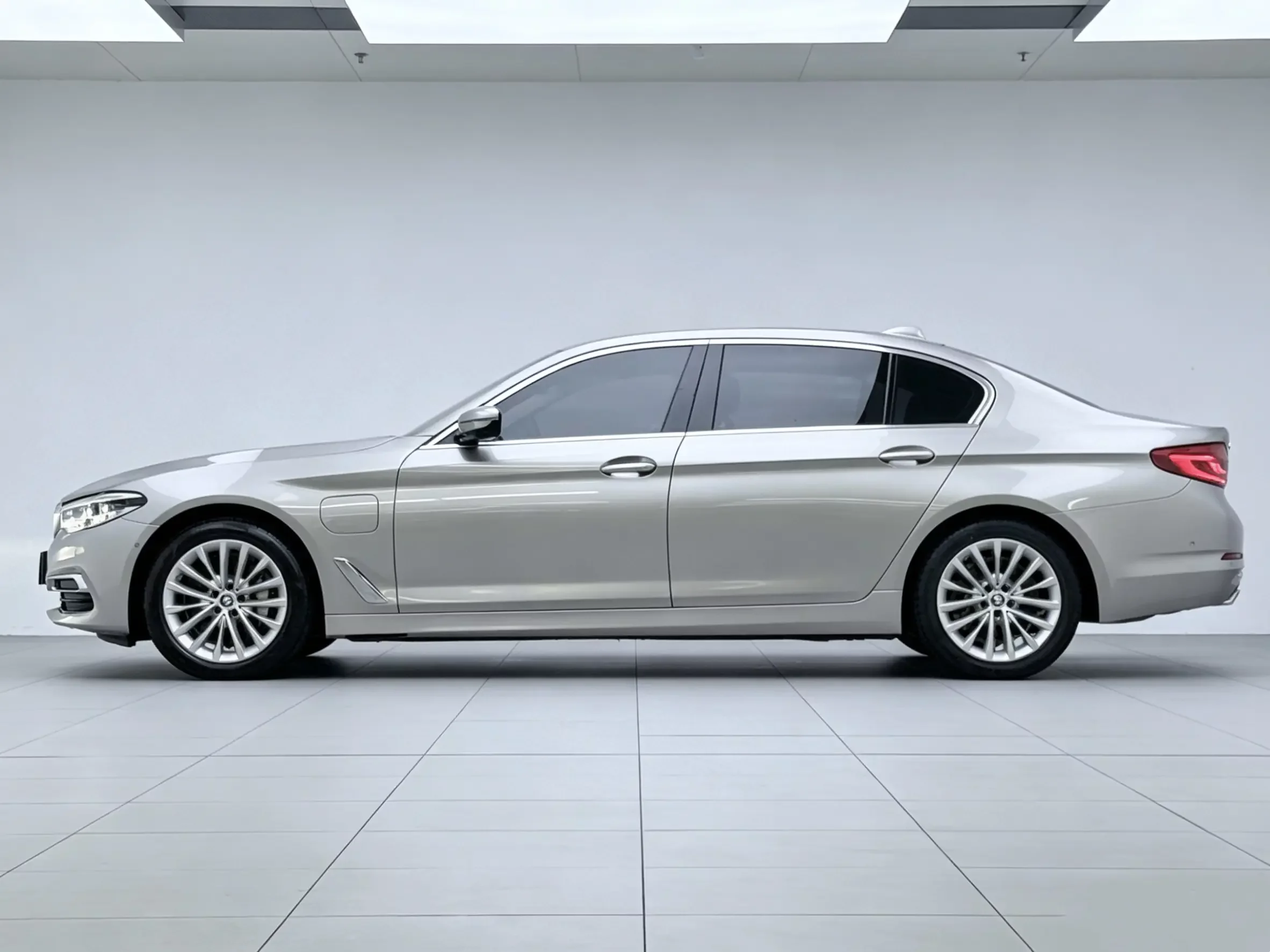 BMW 5 Series PHEV