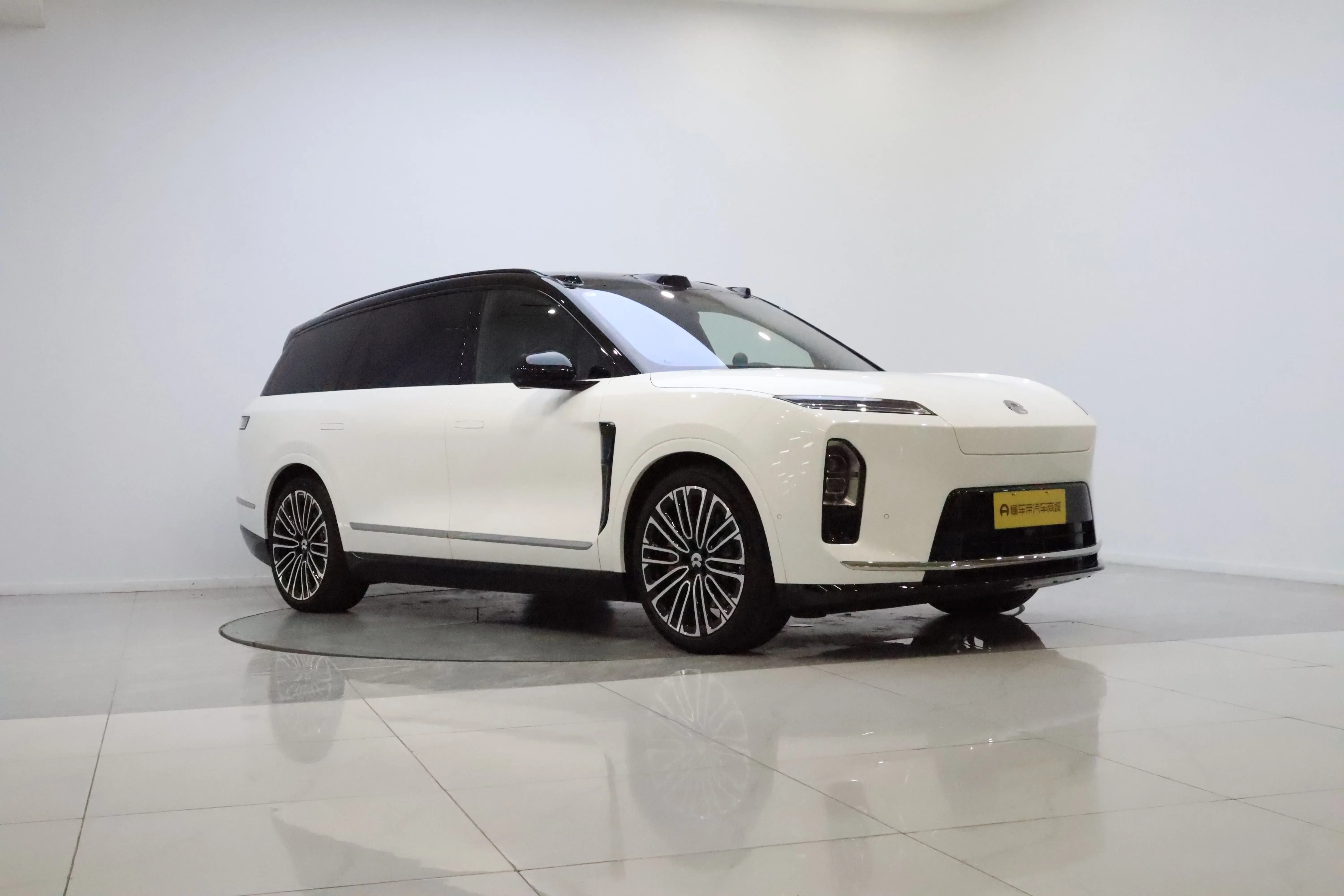 NIO ES8