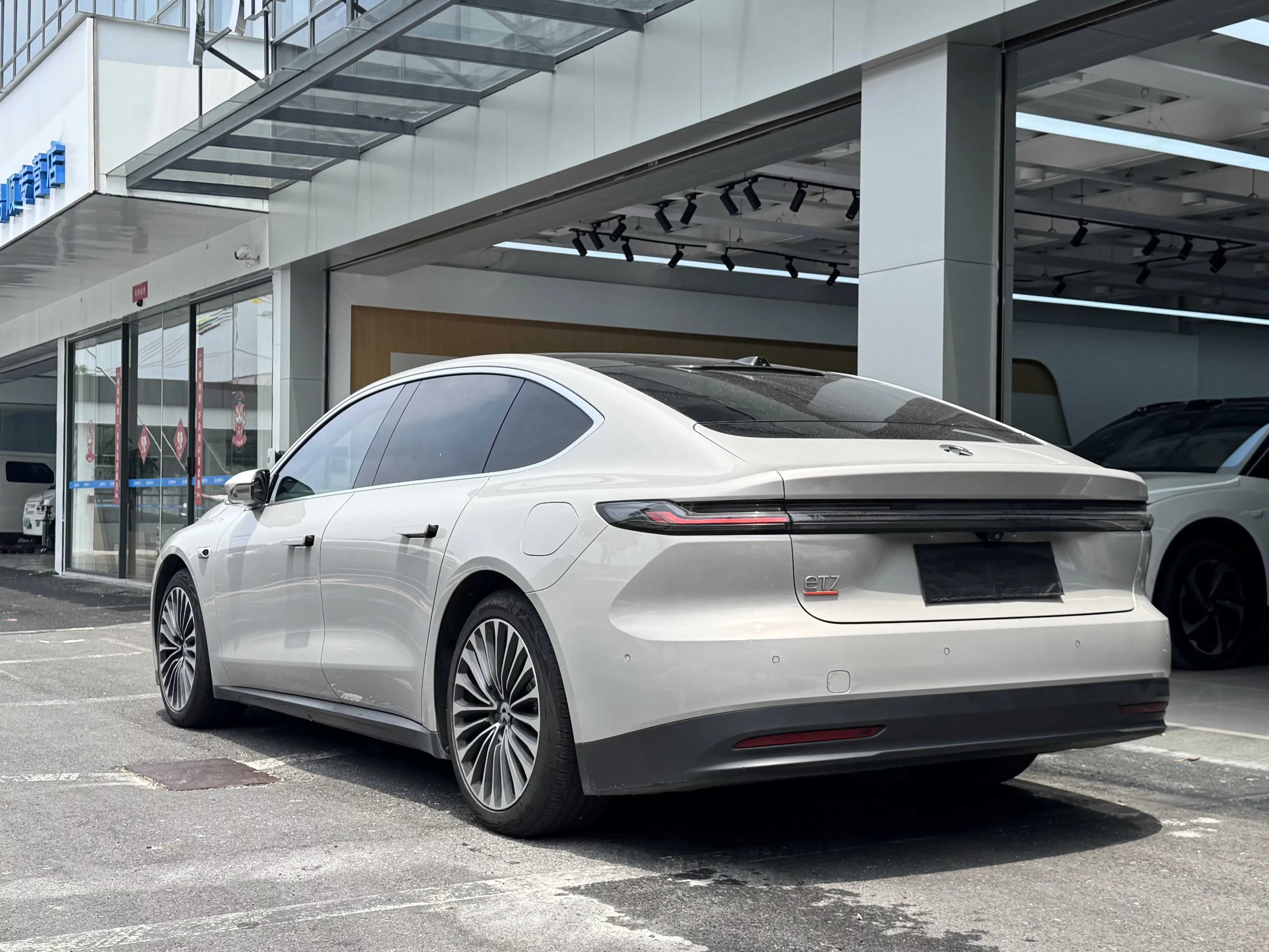 NIO ET7