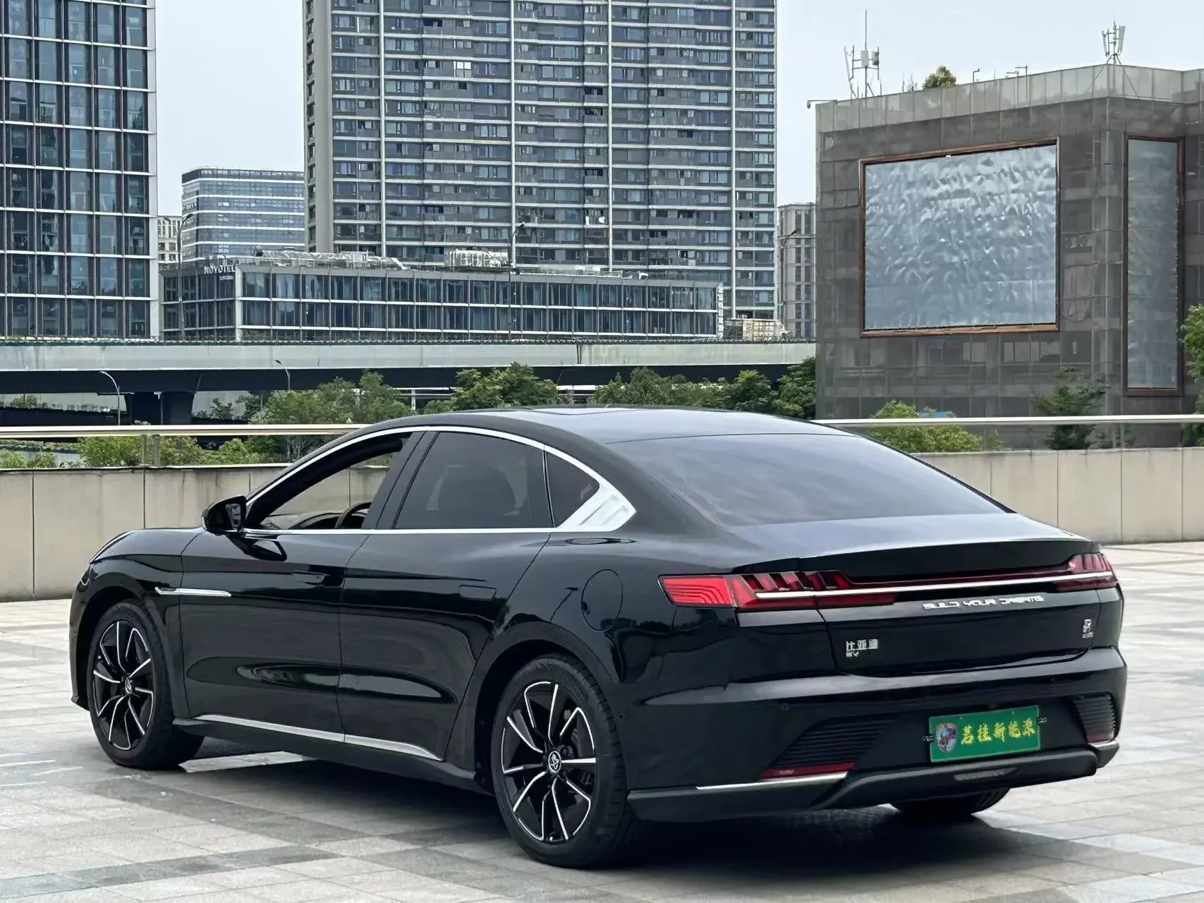 BYD Han EV