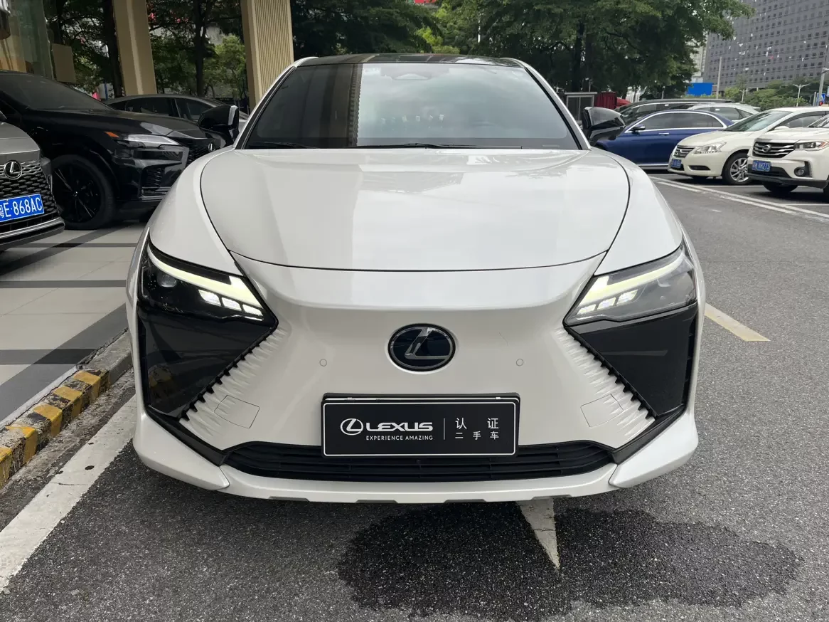 Lexus RZ