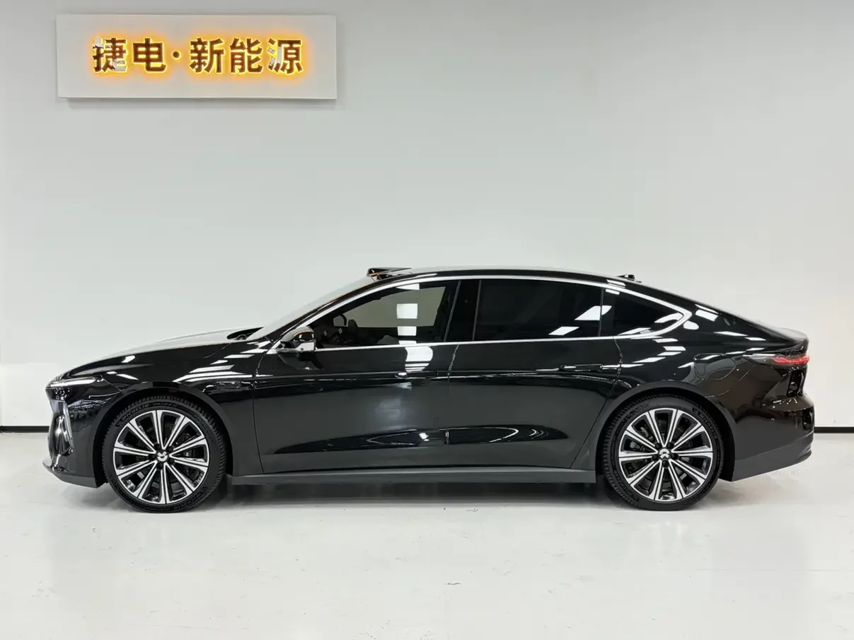 NIO ET7