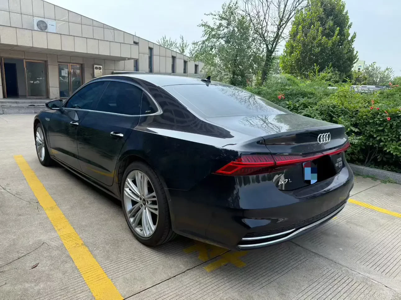 Audi A7L