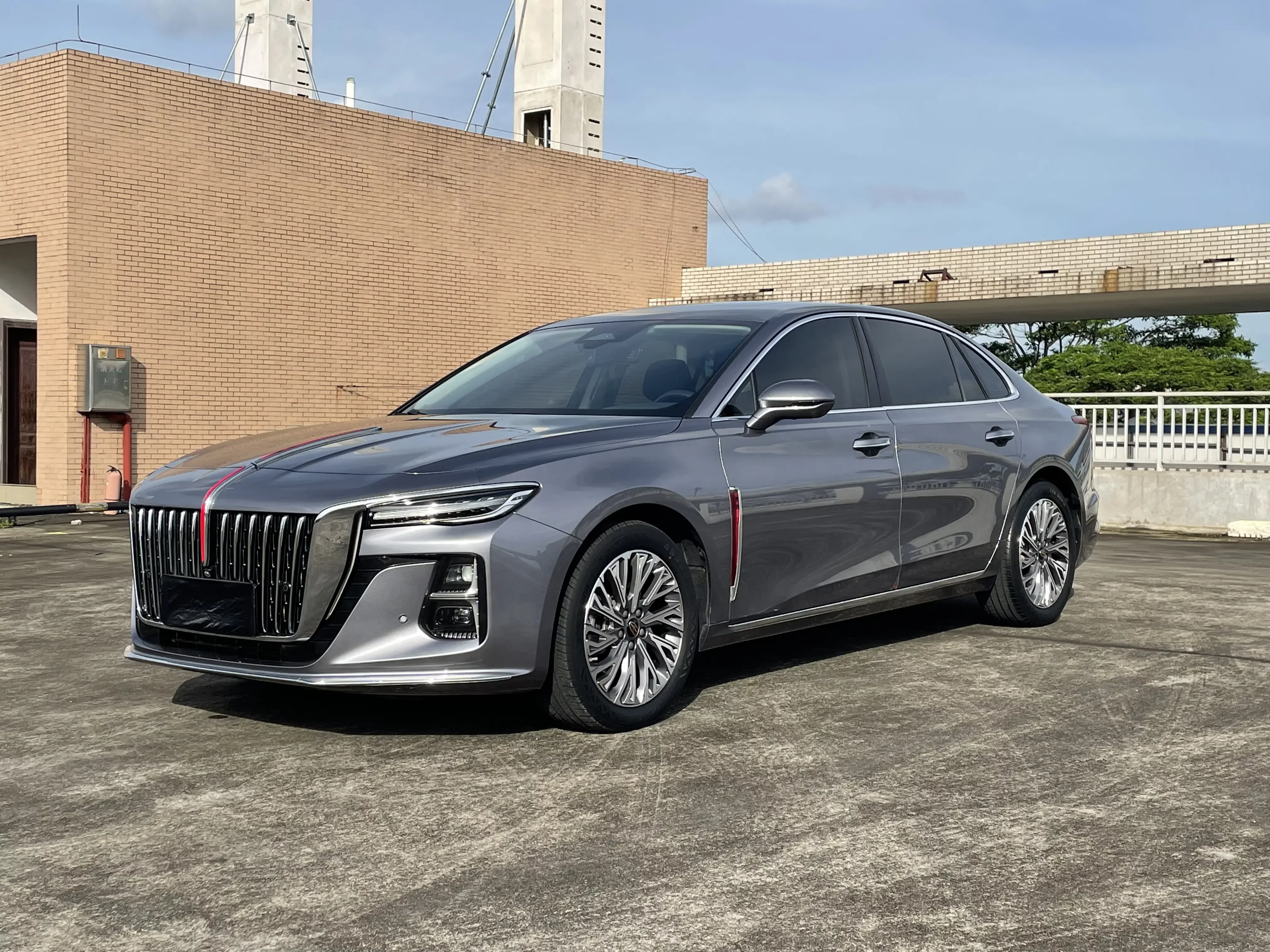 Hongqi H5