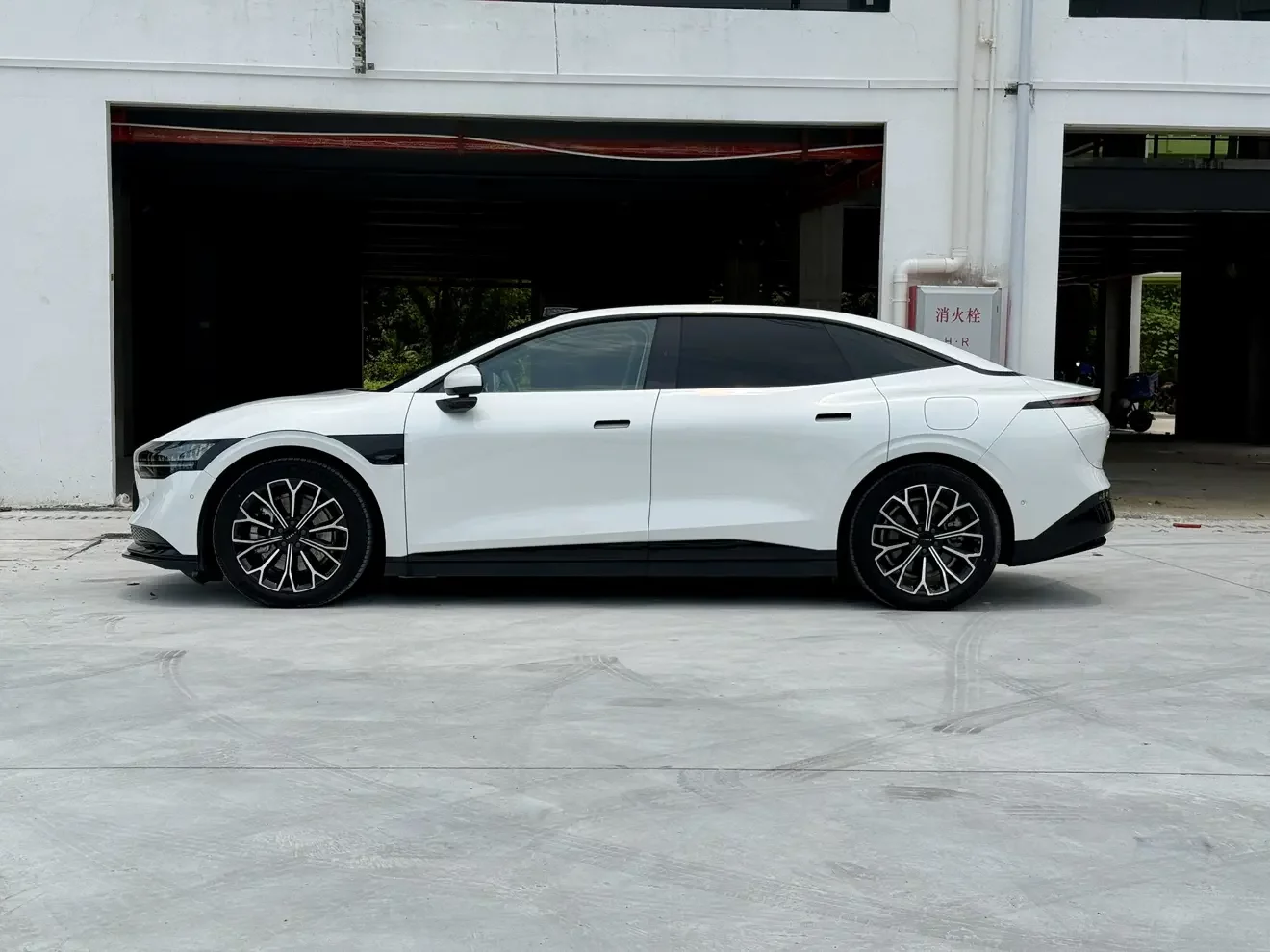ZEEKR 007