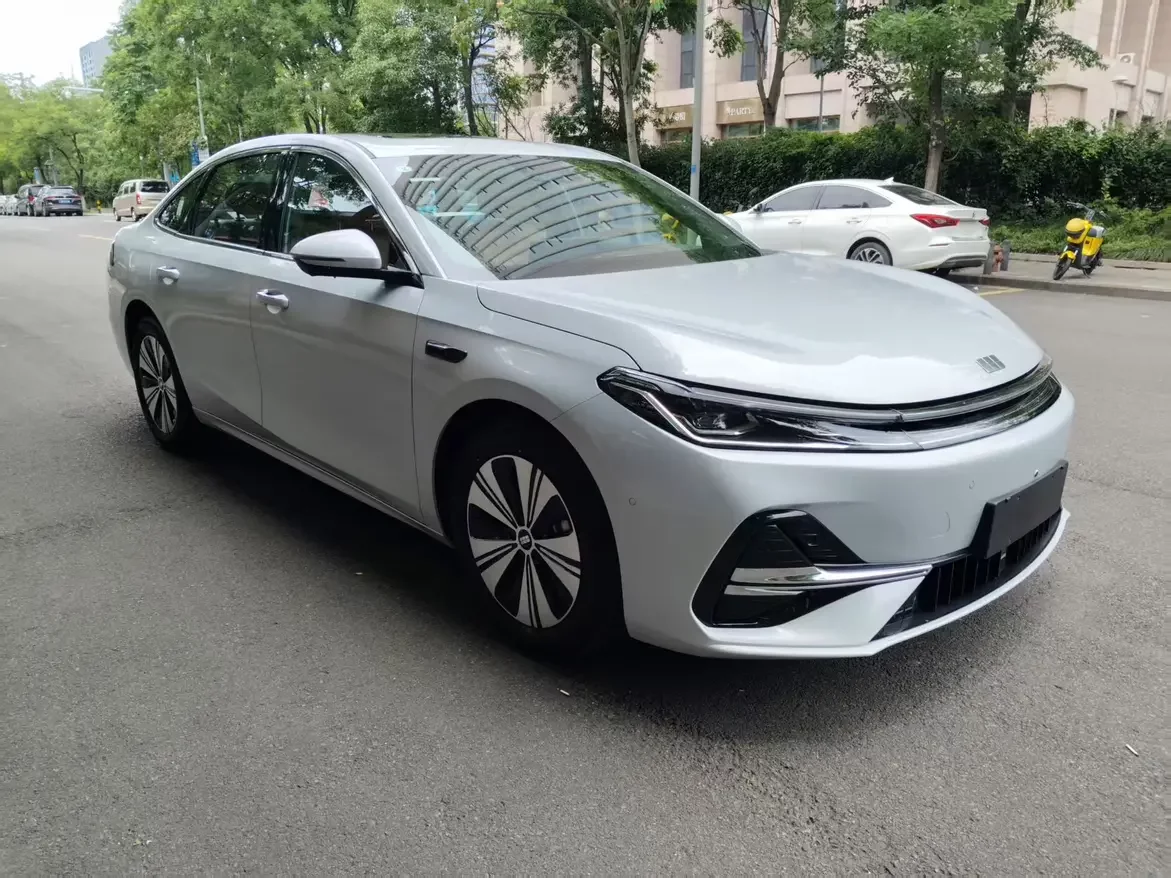 Geely Galaxy A7 EM