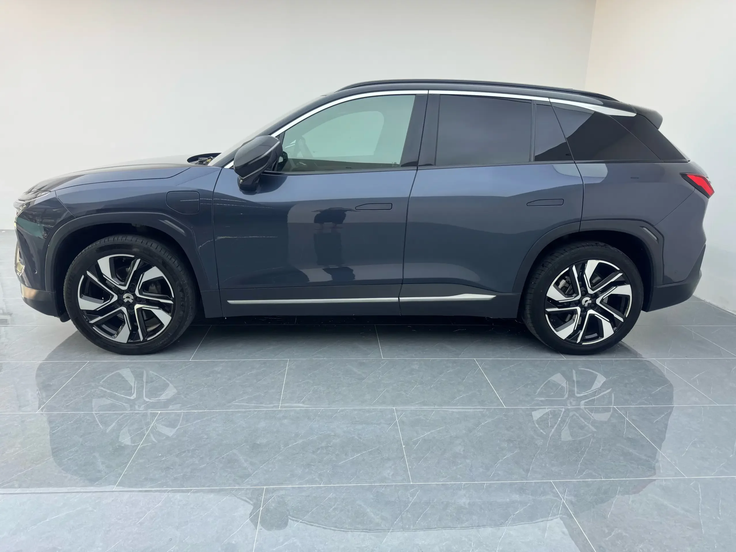 NIO ES6