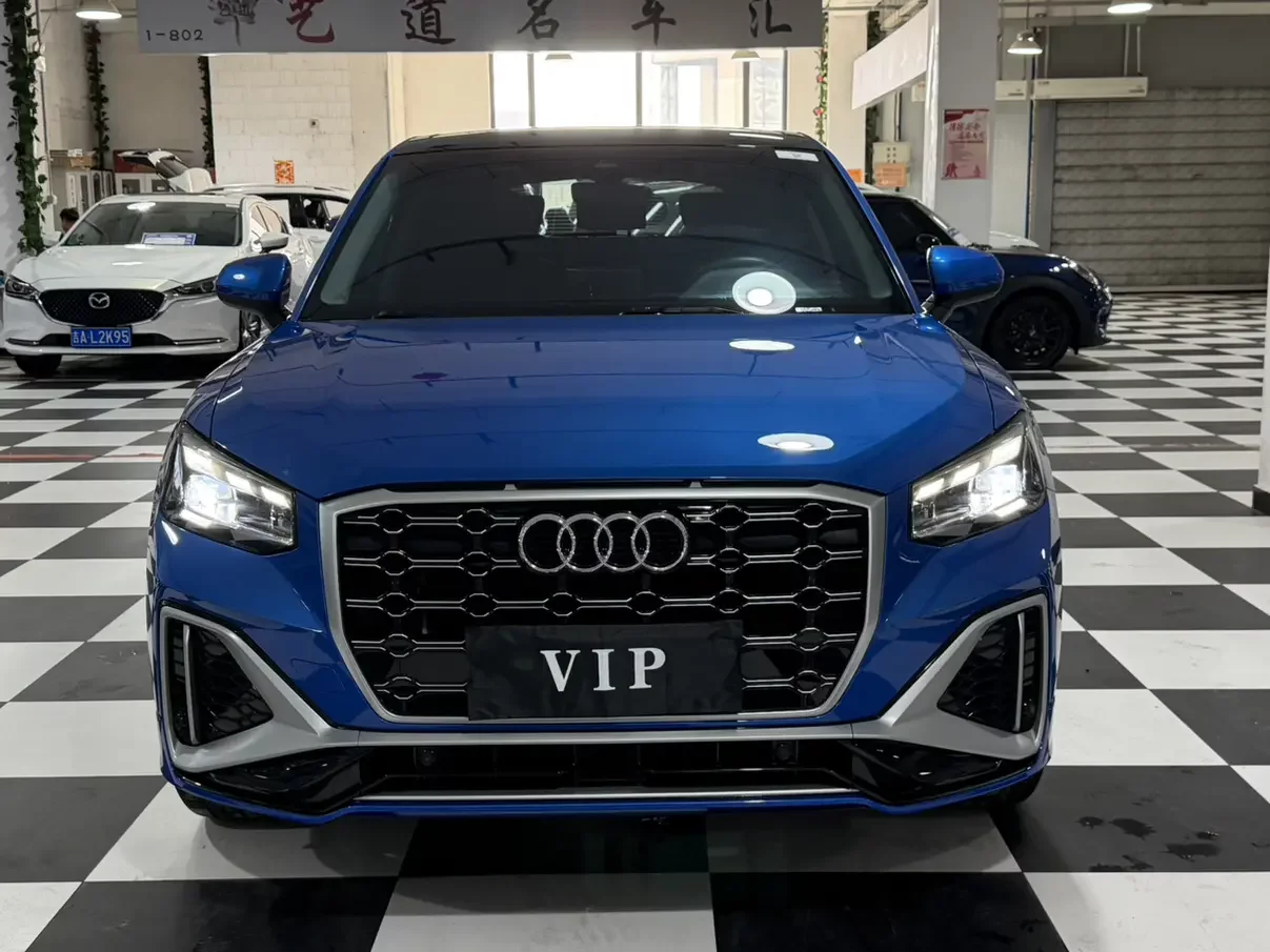 Audi Q2L