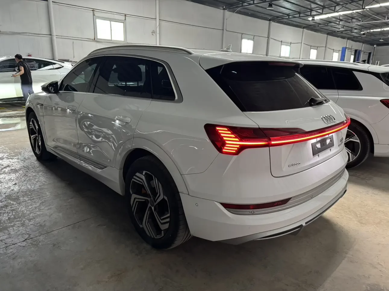 Audi e-tron
