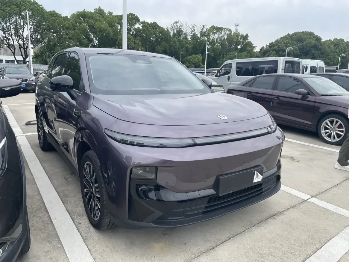 Leapmotor B10
