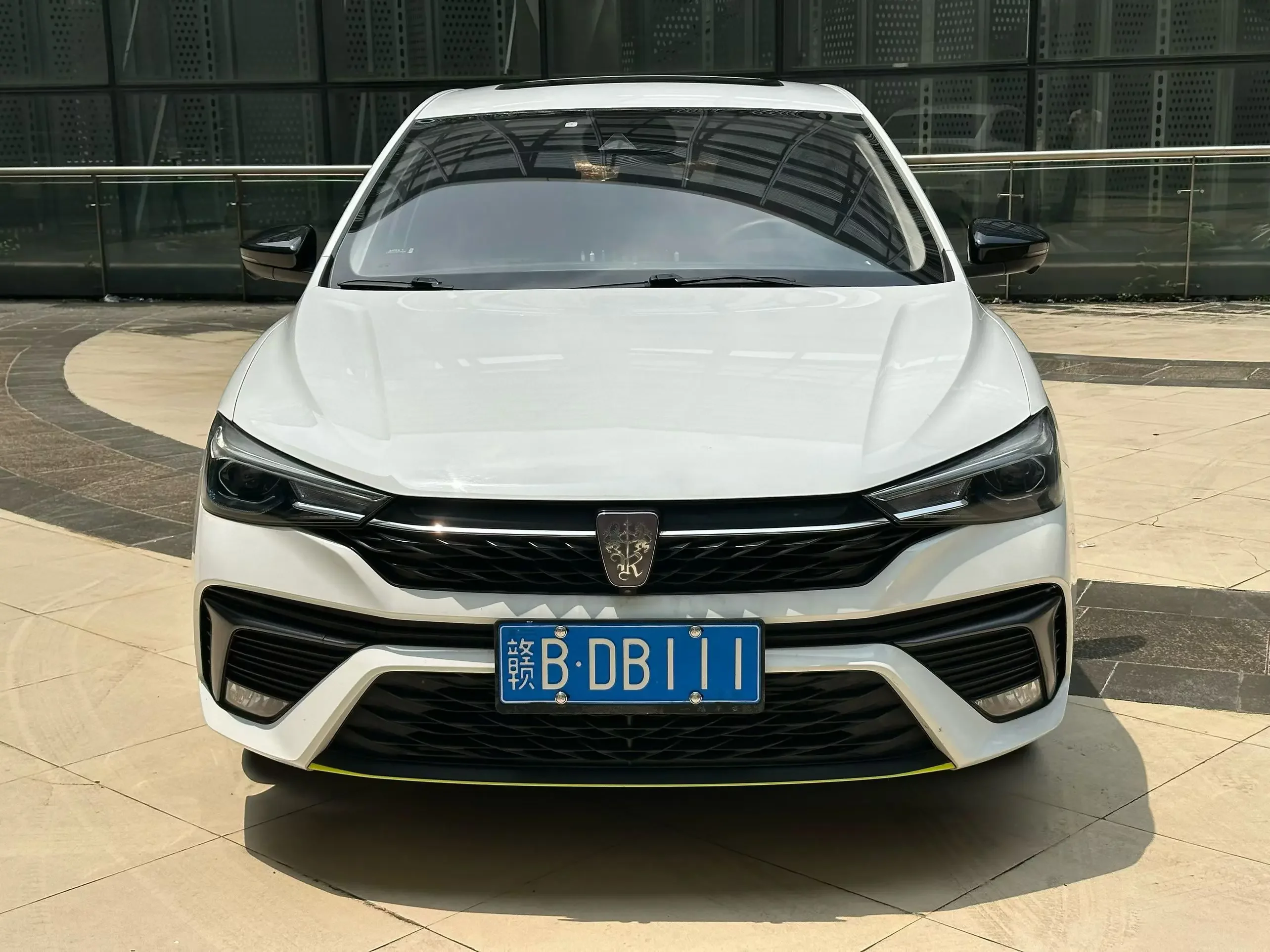 Roewe i5