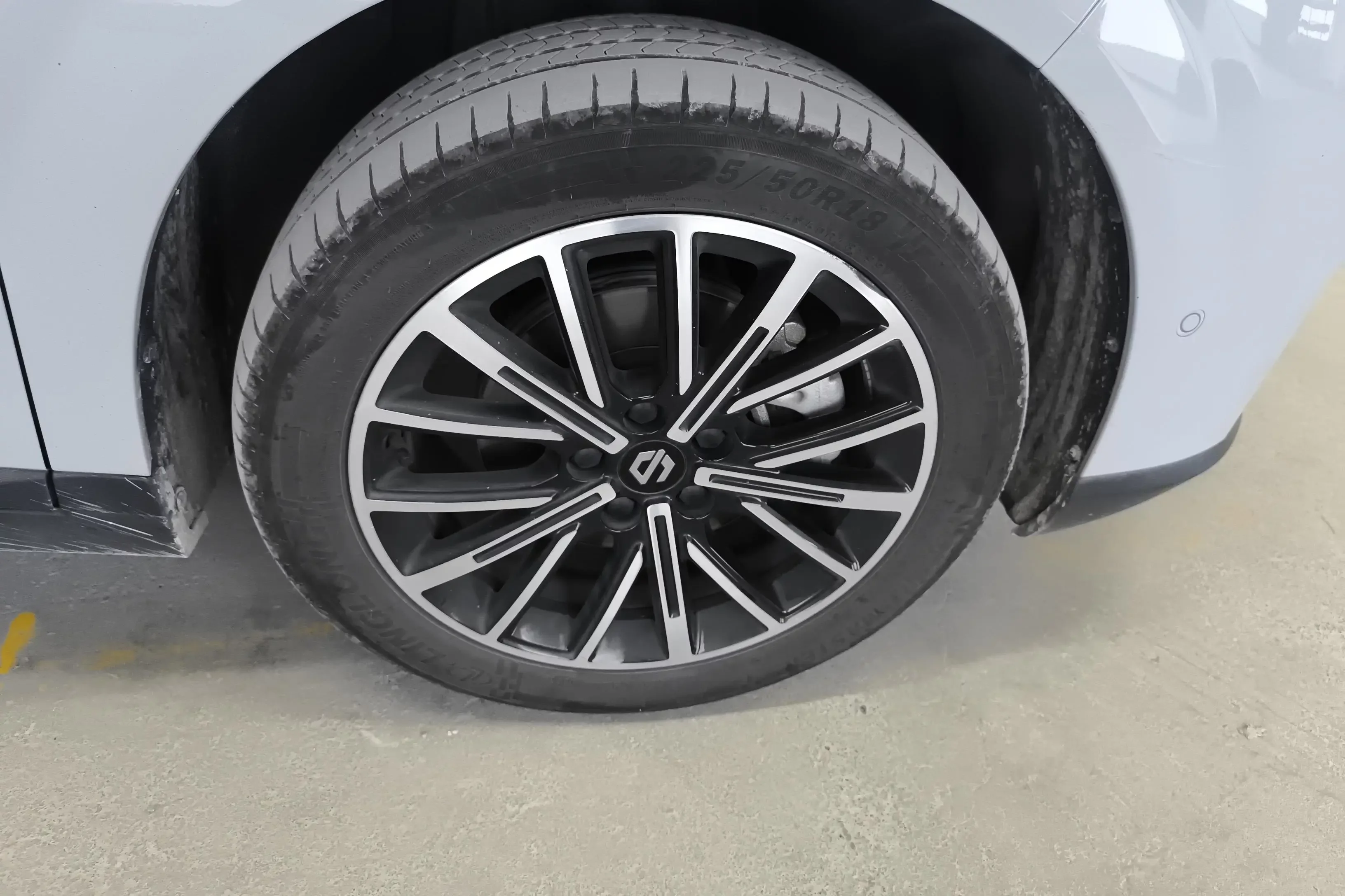 Leapmotor B10