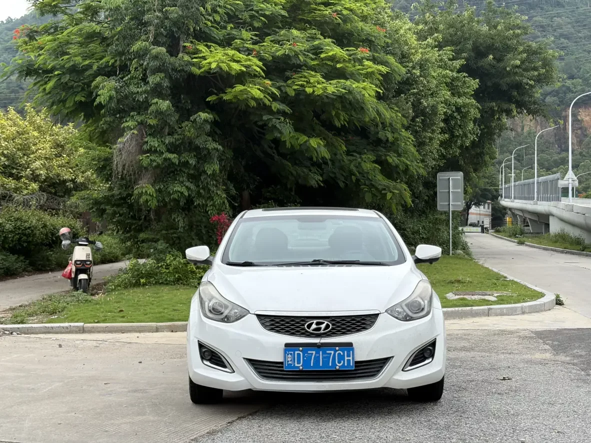 Hyundai Elantra