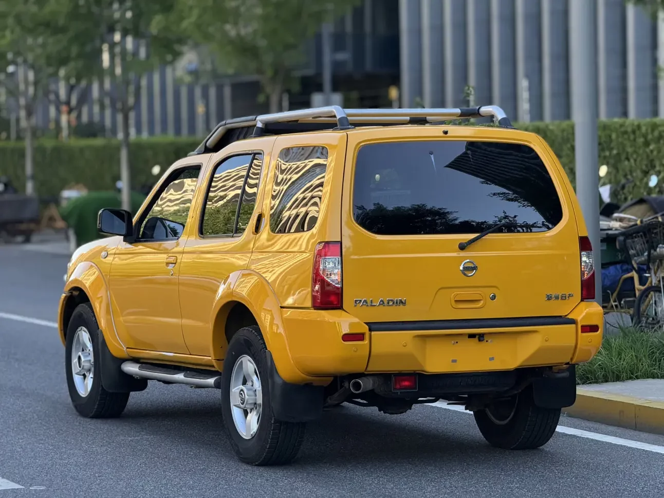Nissan Paladin