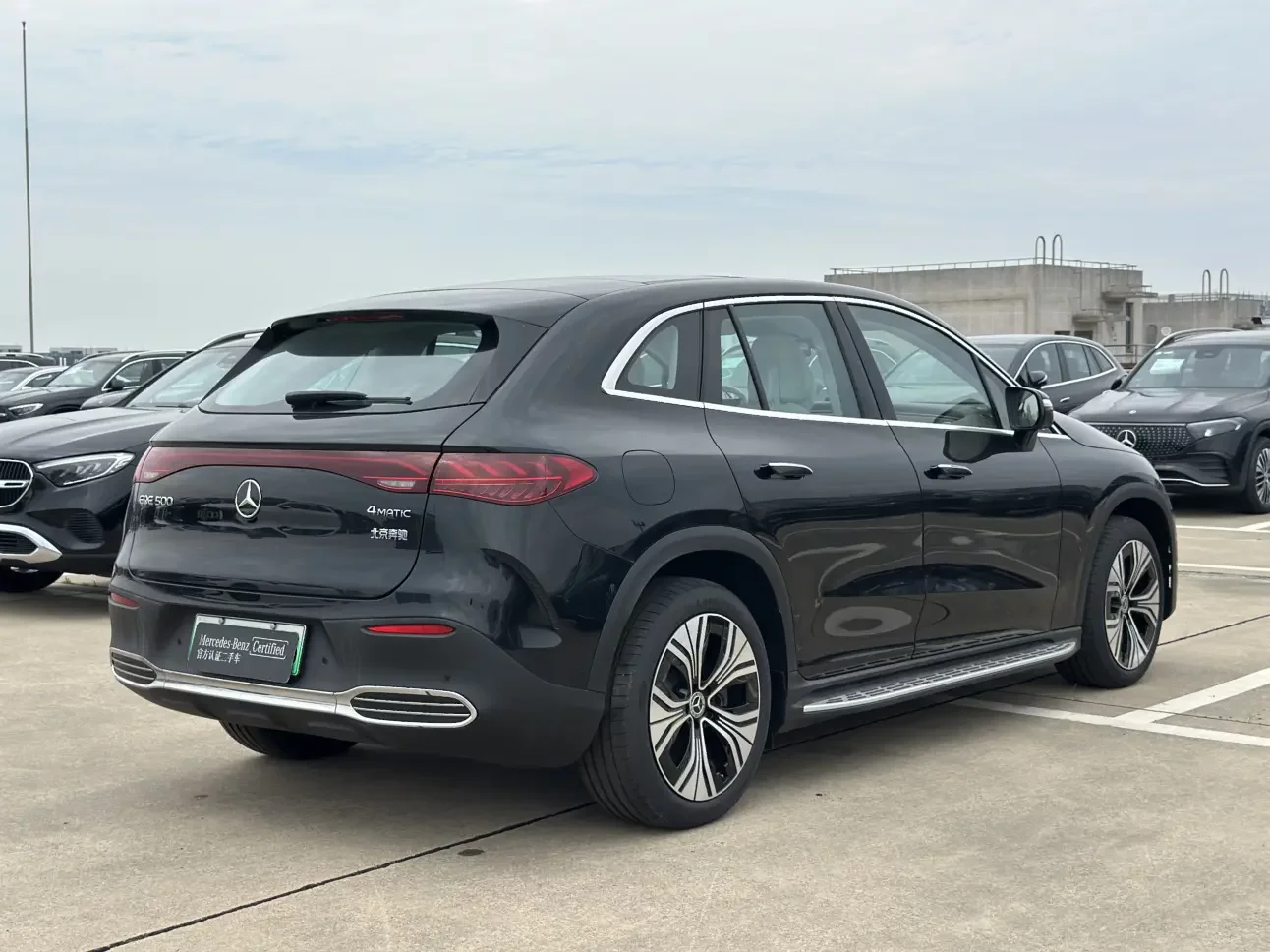 Mercedes-Benz EQE SUV