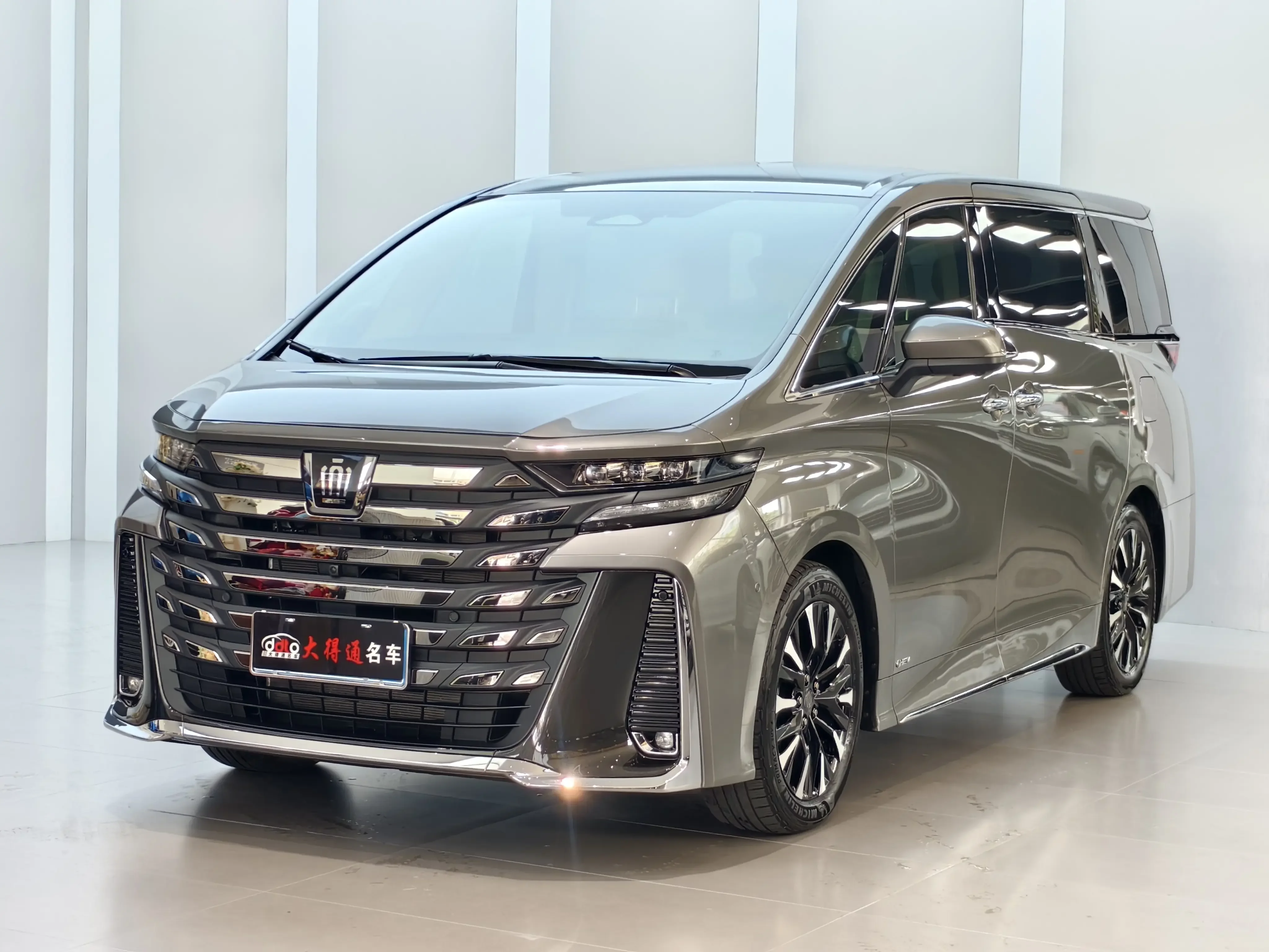 Toyota Crown Wellfire