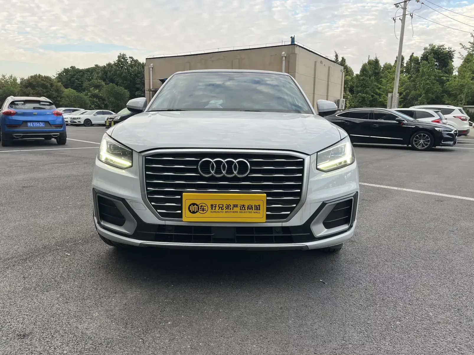 Audi Q2L