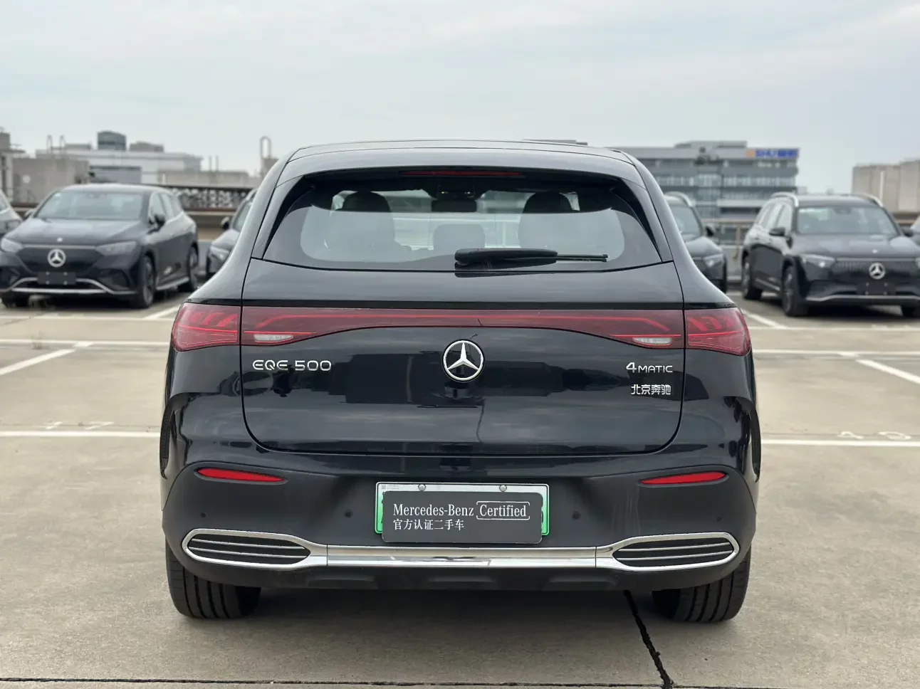 Mercedes-Benz EQE SUV